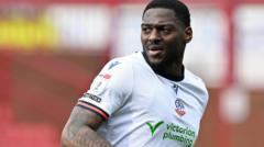 Sheffield Wednesday sign Swansea defender Santos