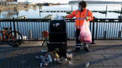 Pryderon y bydd 'twyll gwerth £300m' yn sgil ernes poteli gwydr