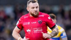 Tigers sign Singleton from struggling Salford