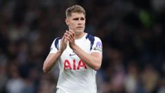 Van de Ven kurz vor der Vereinbarung eines neuen Spurs-Vertrags