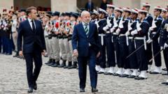 Ao lado de Lula, Macron expõe entraves nas negociações UE-Mercosul: 'Precisamos melhorá-lo'