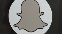 Nude 'Snapchat images' put online by hackers - BBC News