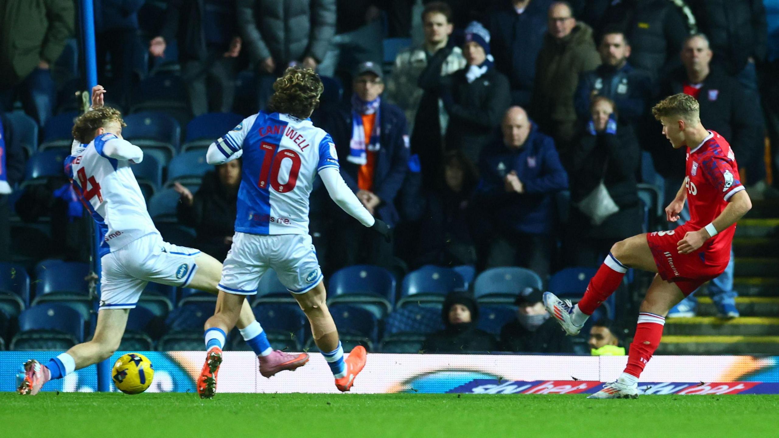 Sindre Walle Egeli scores for Ipswich