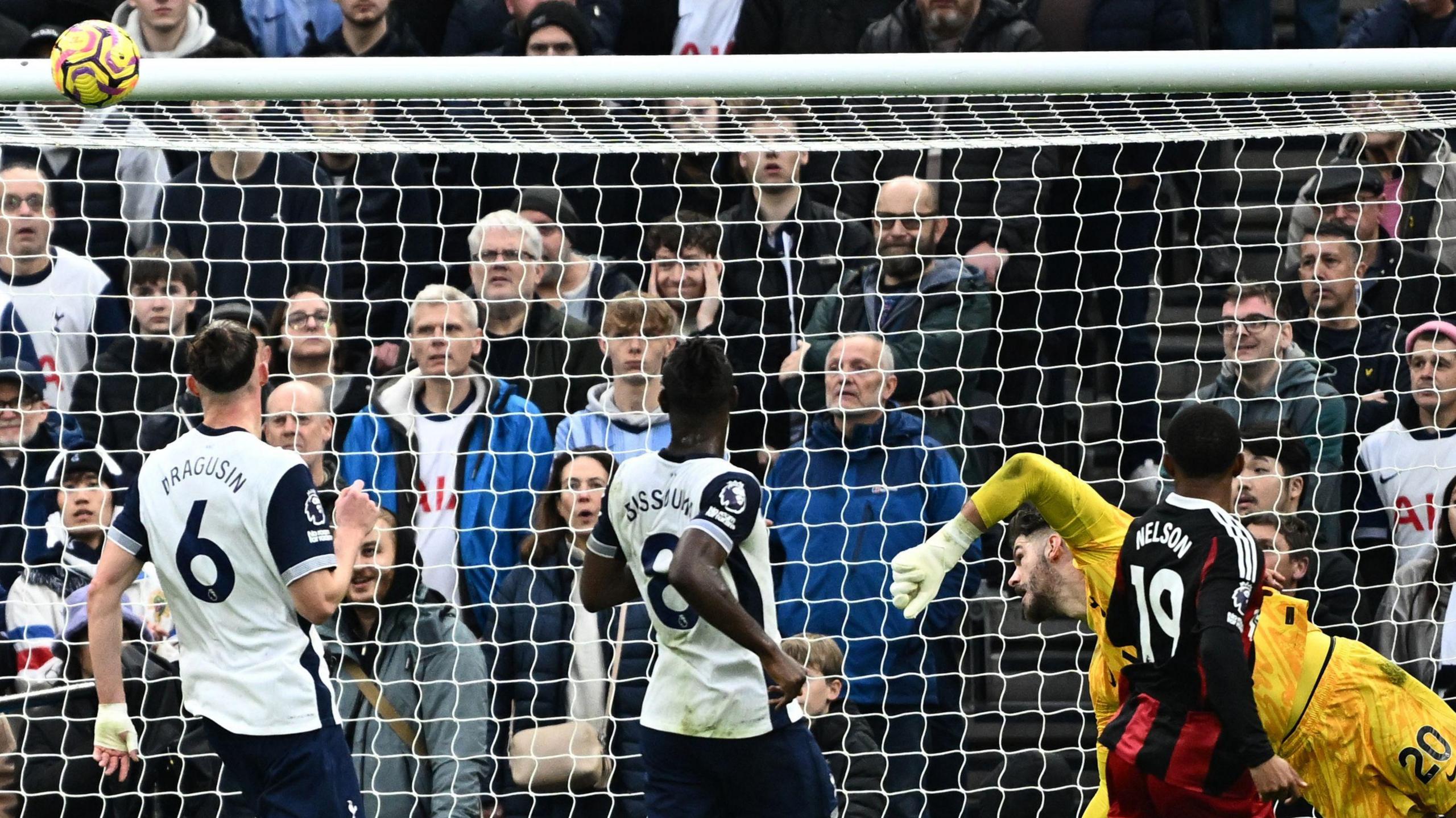 Alex Iwobi hits the crossbar