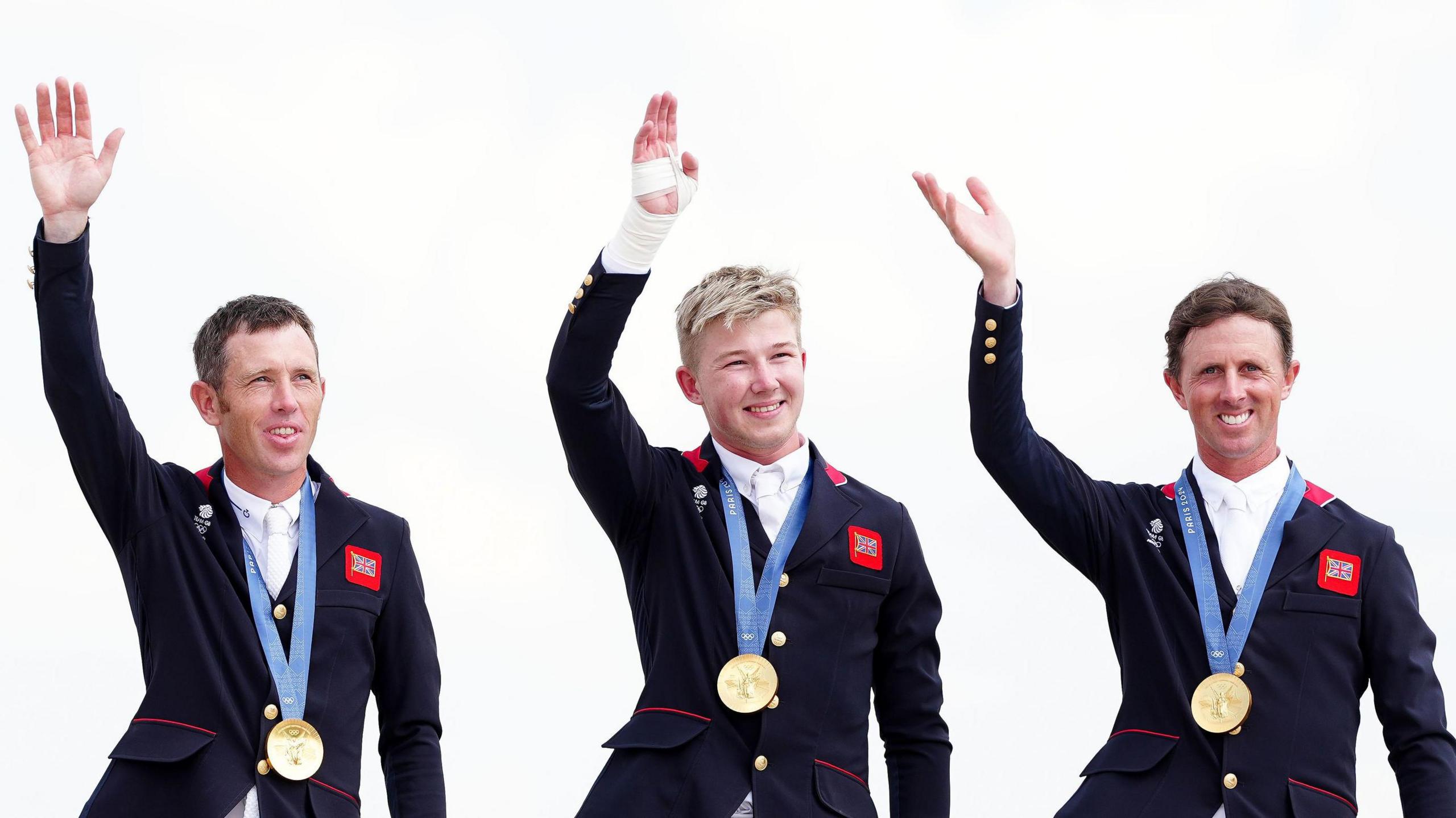 Winning showjumping team