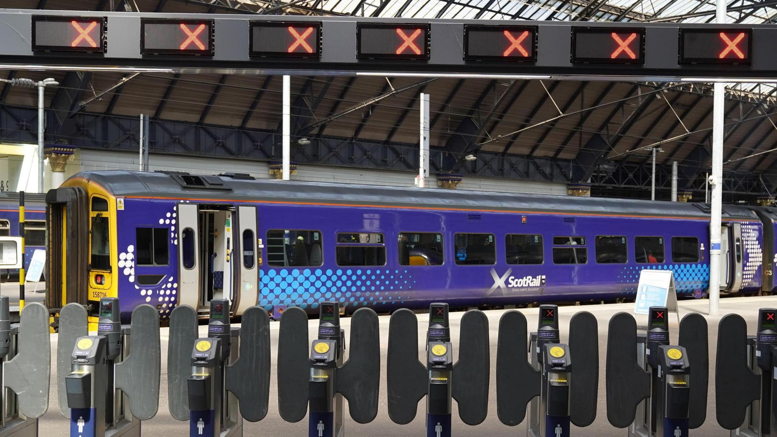 Glasgow Queen Street station during 2022 strikes