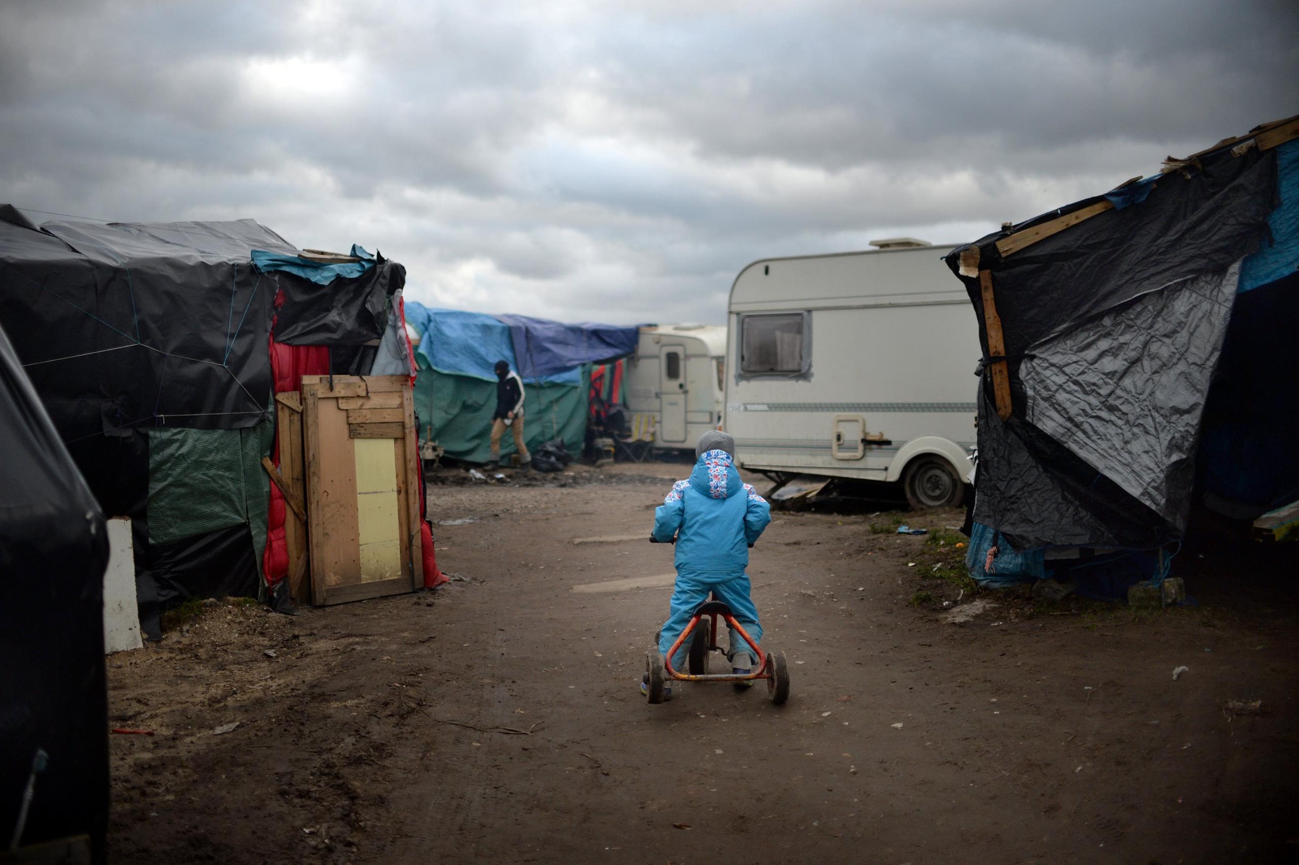 Child in Calais camp