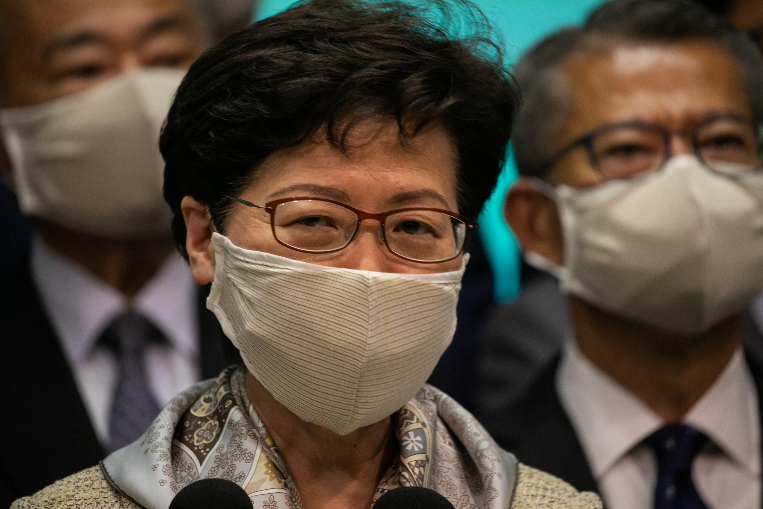 Carrie-lam-wearing-a-face-mask