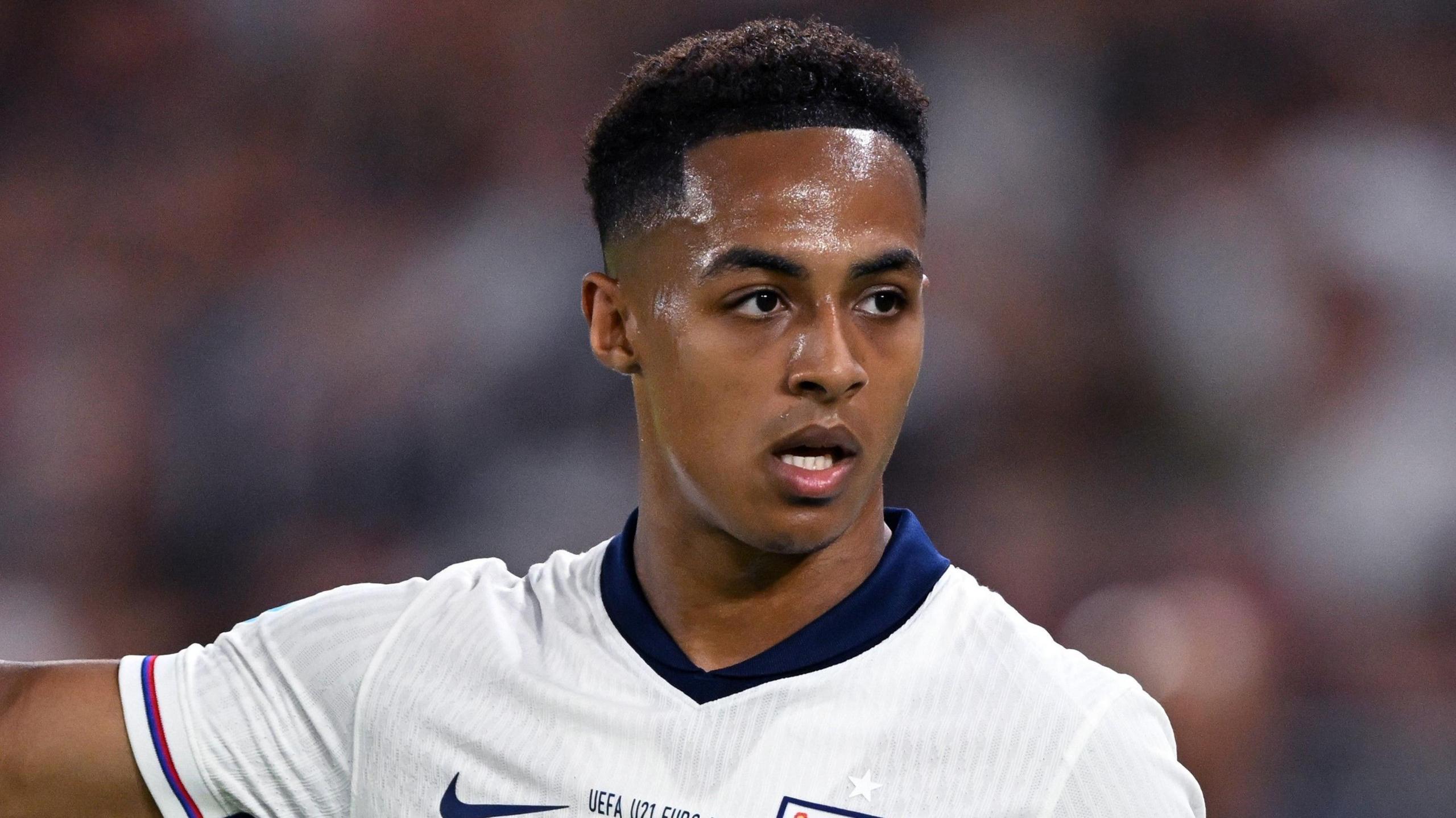 Omari Hutchinson playing for England Under-21s