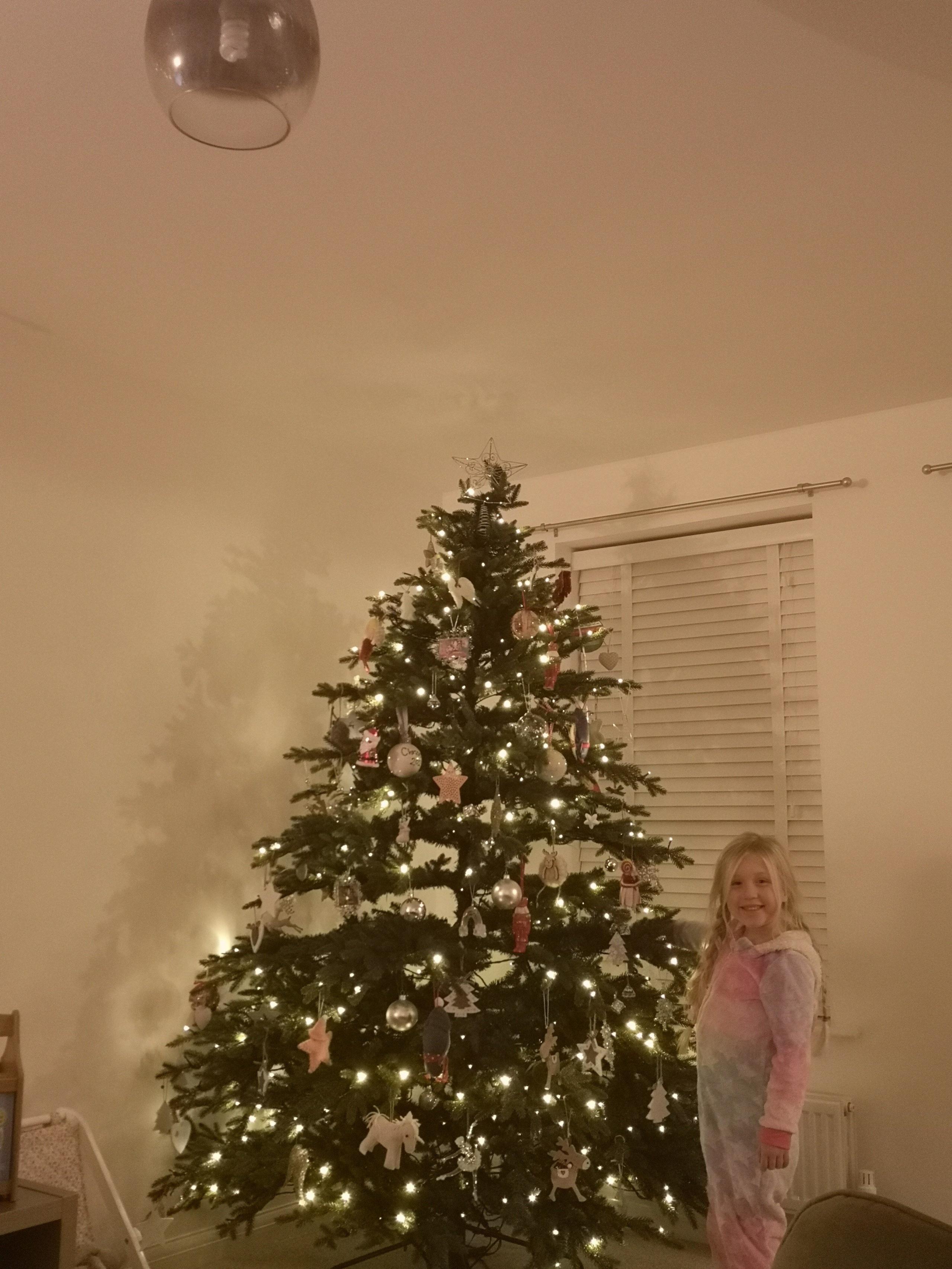 christmas-tree-and-girl.