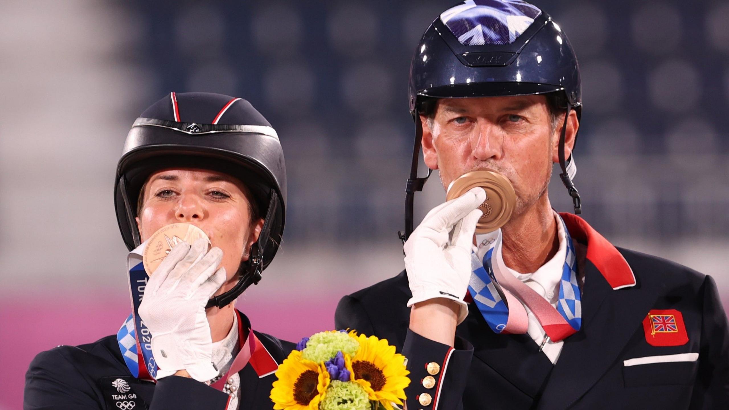 Charlotte Dujardin and Carl Hester in Tokyo in 2021