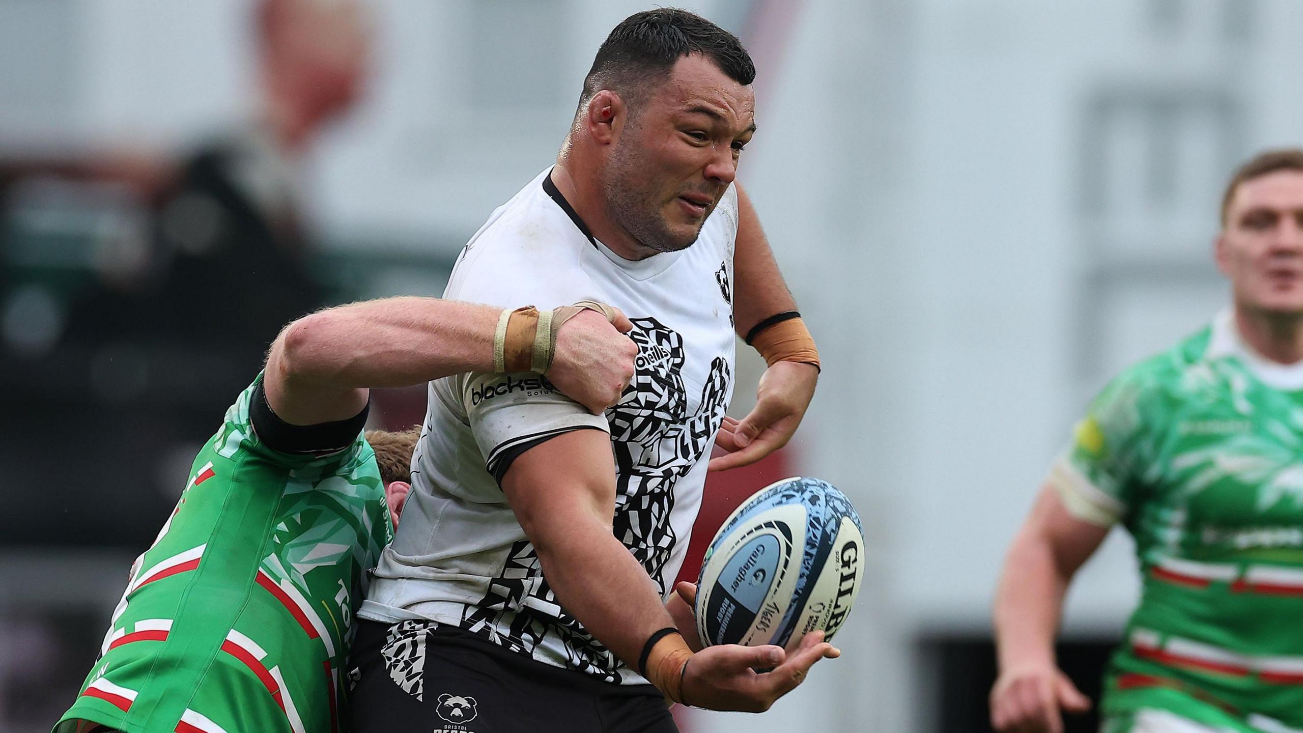 Ollie Chessum of Leicester Tigers and Ellis Genge of Bristol Bears battle for possession during the Gallagher Premiership Rugby match between Leicester Tigers and Bristol Bears at Mattioli Woods Welford Road Stadium, Leicester on 27 April 2024. 