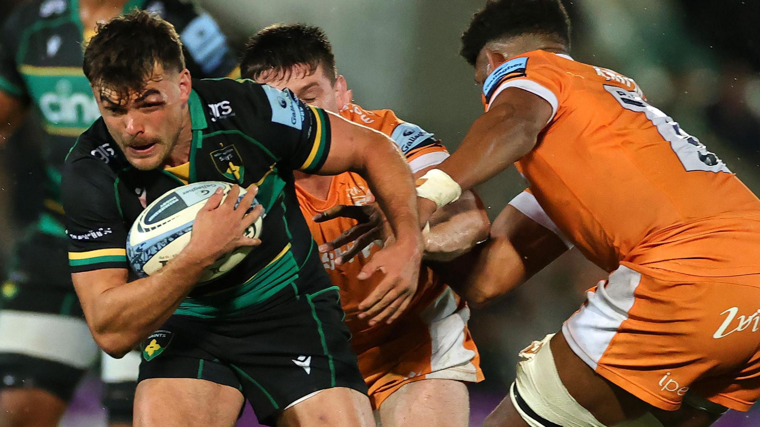 George Furbank playing against Sale Sharks in the Premiership