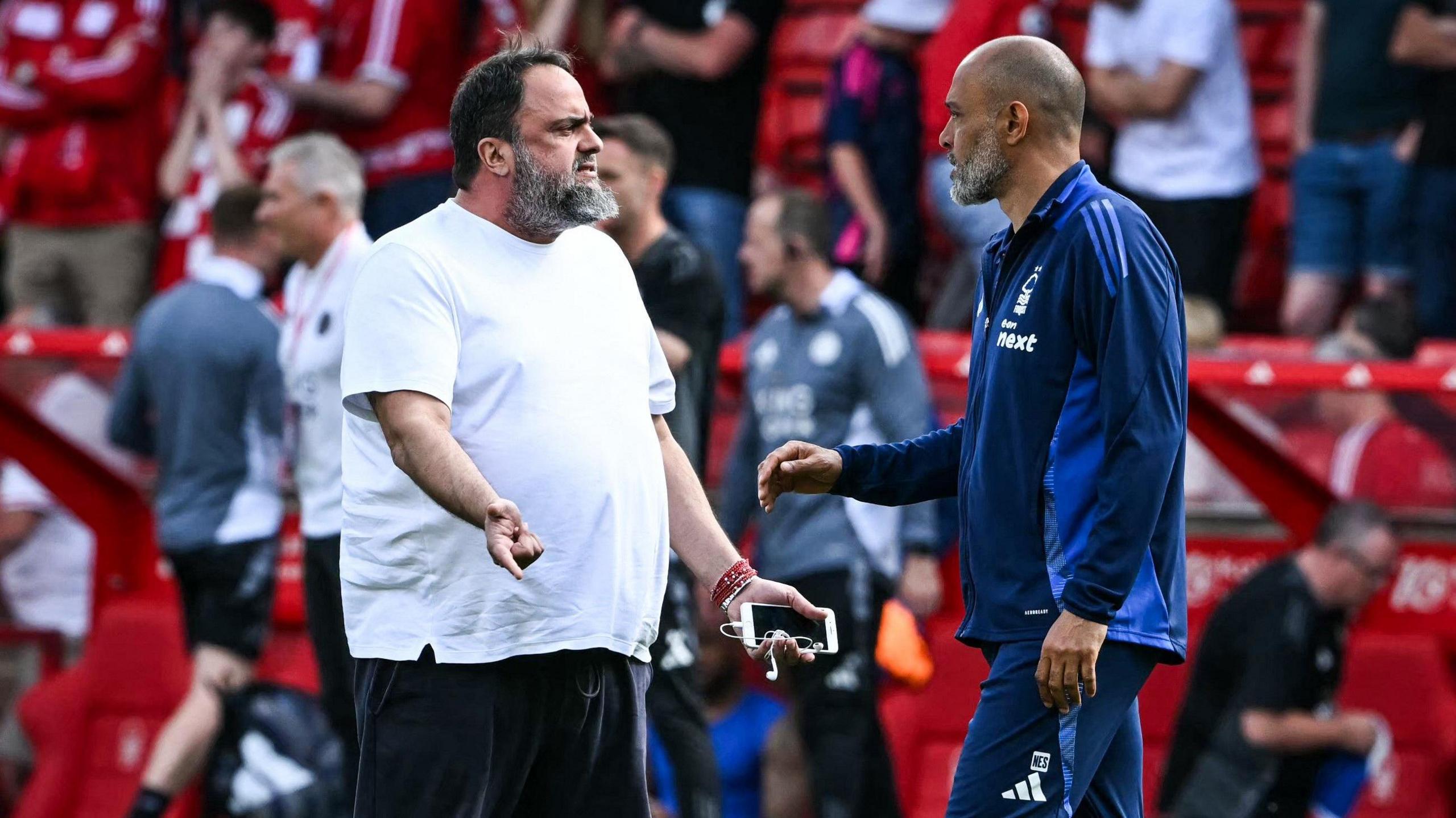 Evangelos Marinakis confronts Nuno Espirito Santo