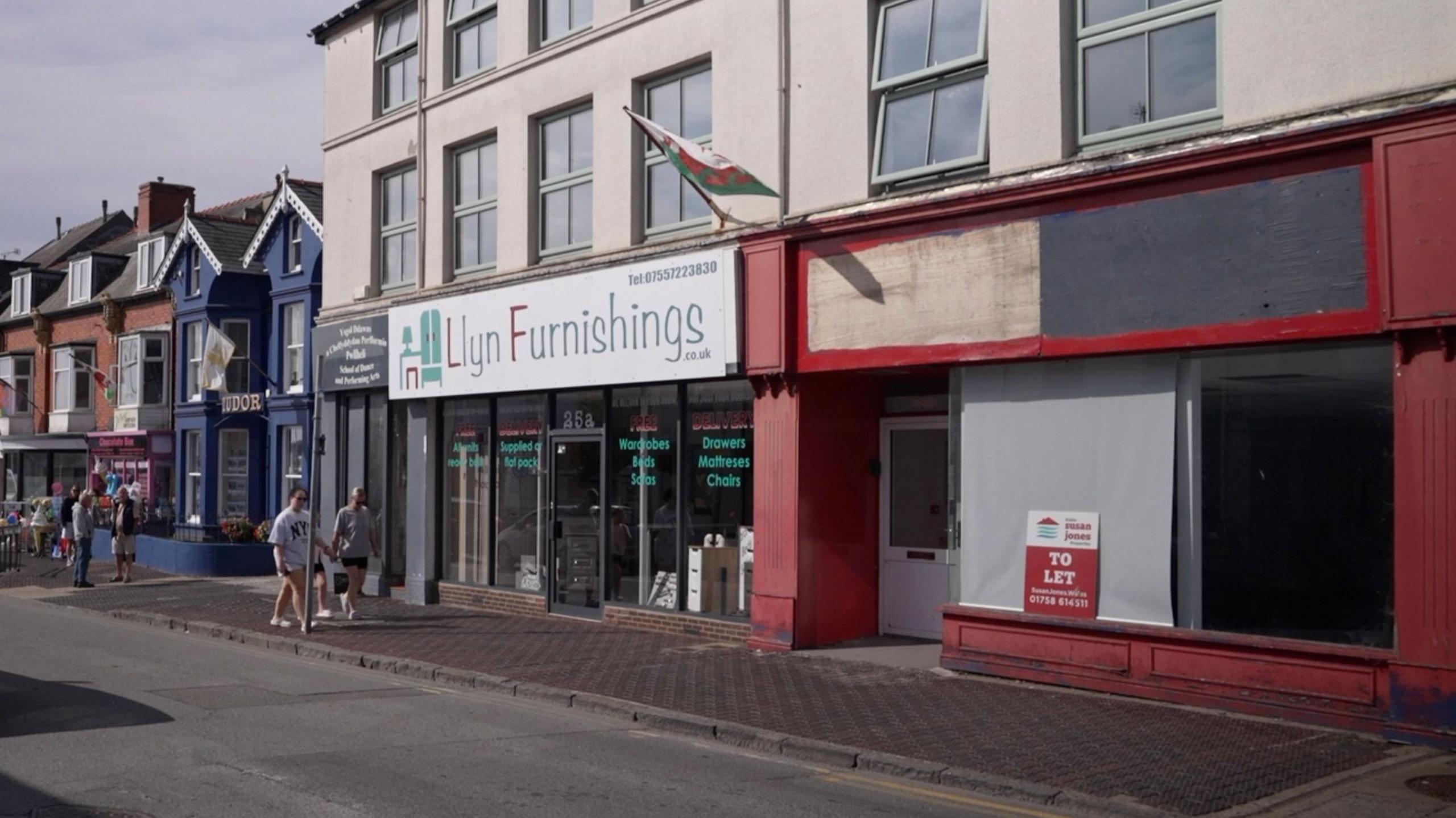 Llun o ganol dref Pwllheli