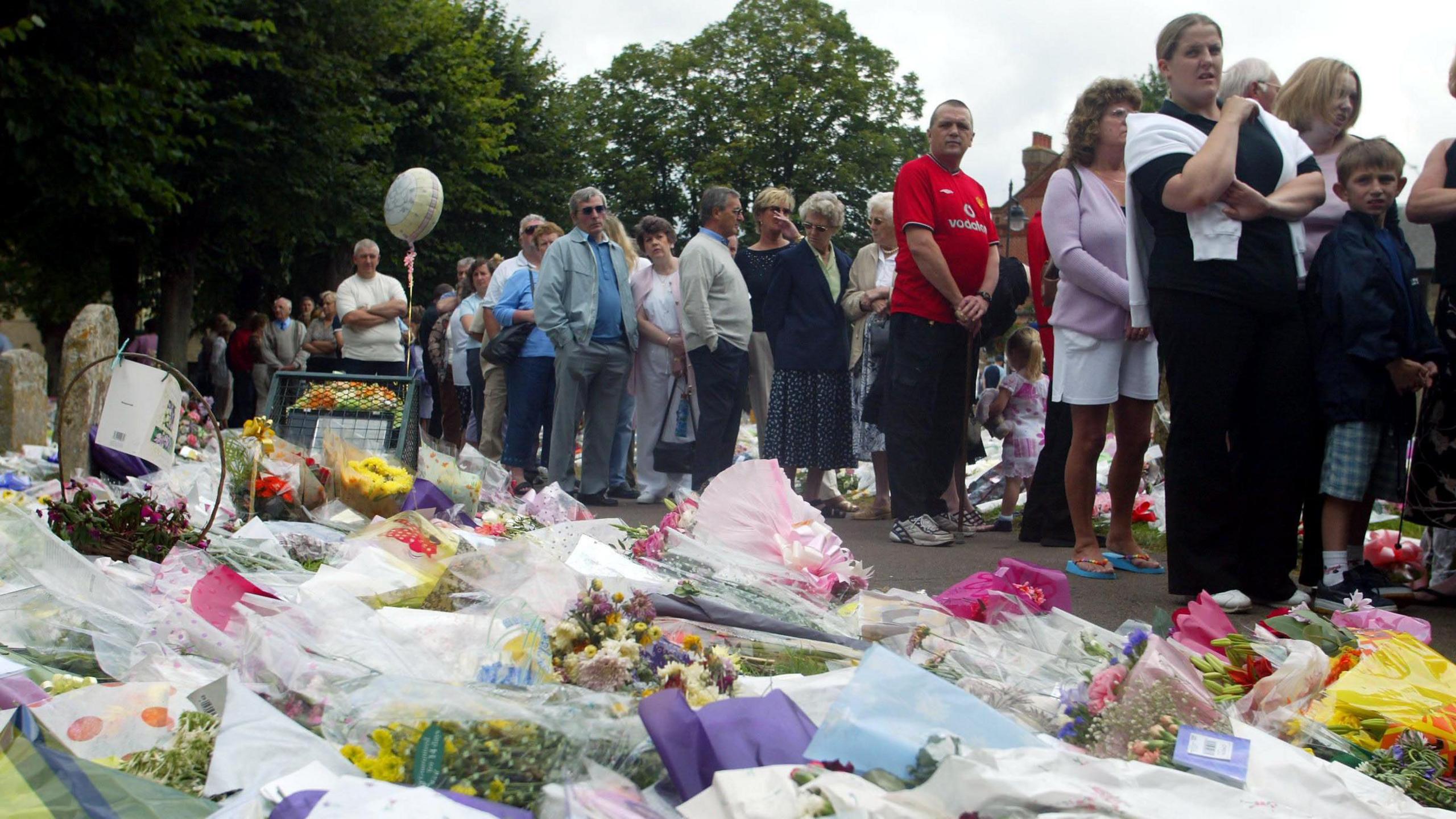 Ian Huntley 'not worth the breath' of the people of Soham - BBC News