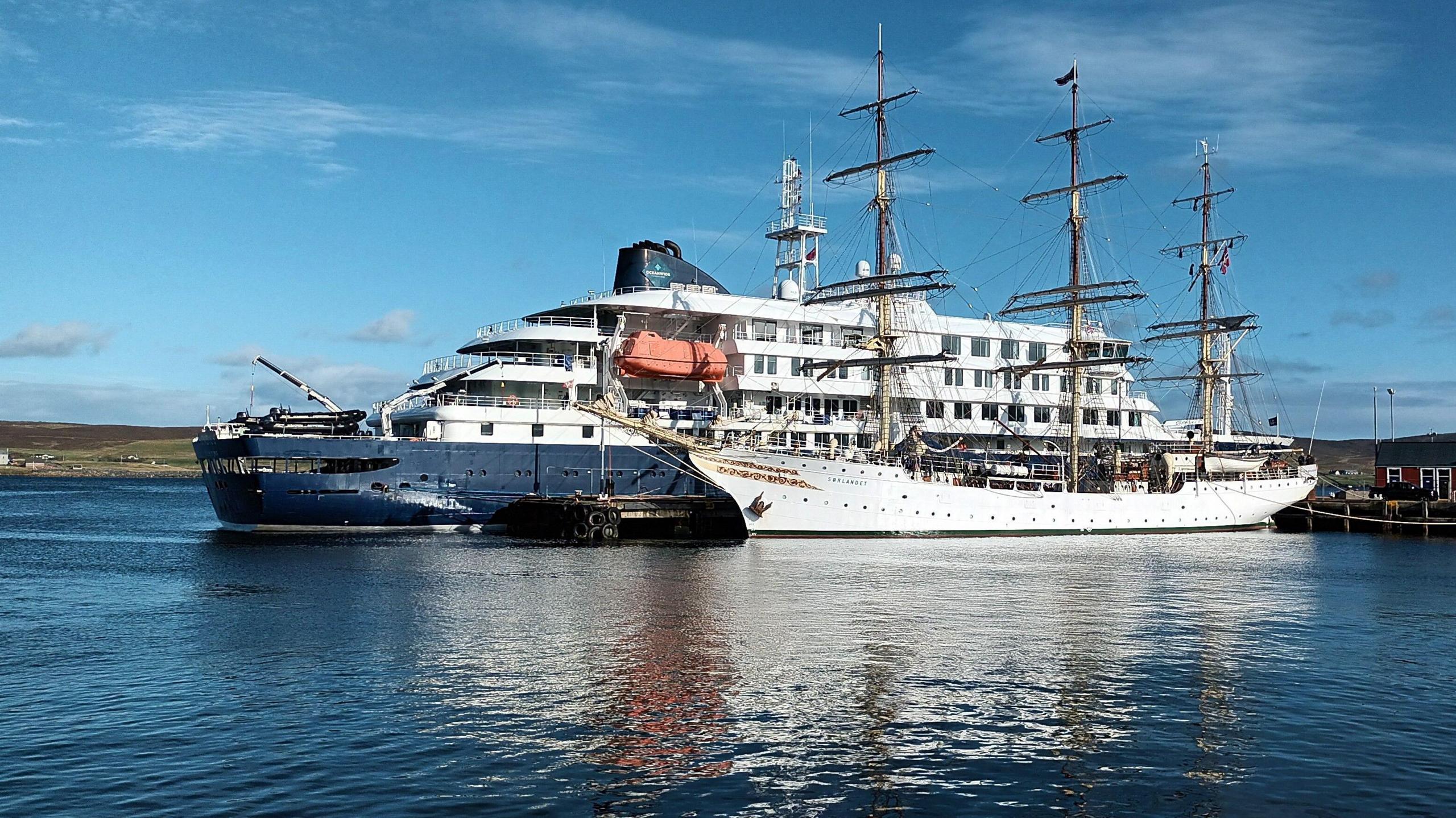 The Norwegian tall ship Sorlandet and the Dutch expedition/cruise ship Hondius in Shetland.