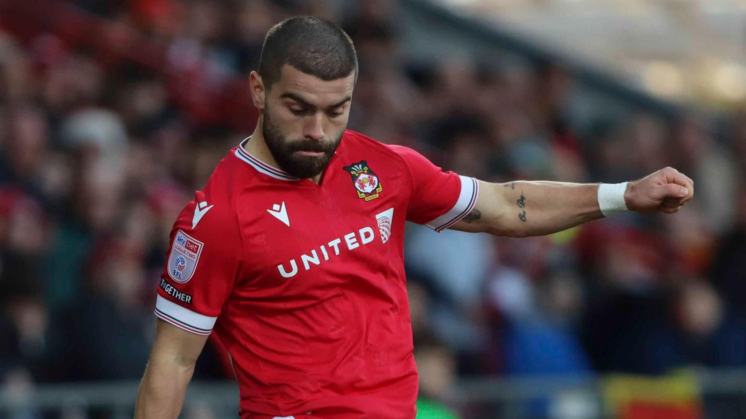 Elliot Lee in action for Wrexham