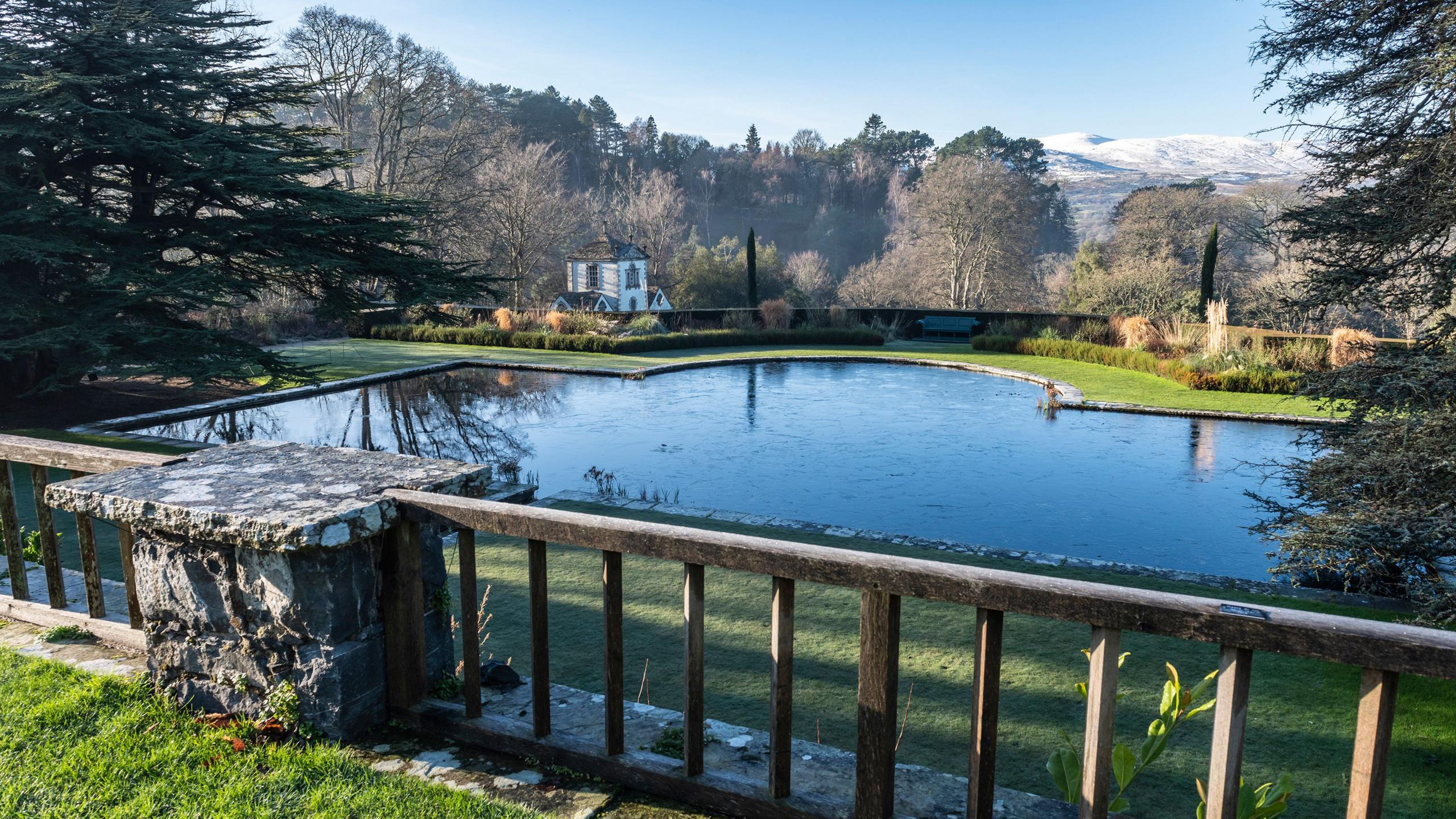 Gerddi Bodnant Gardens