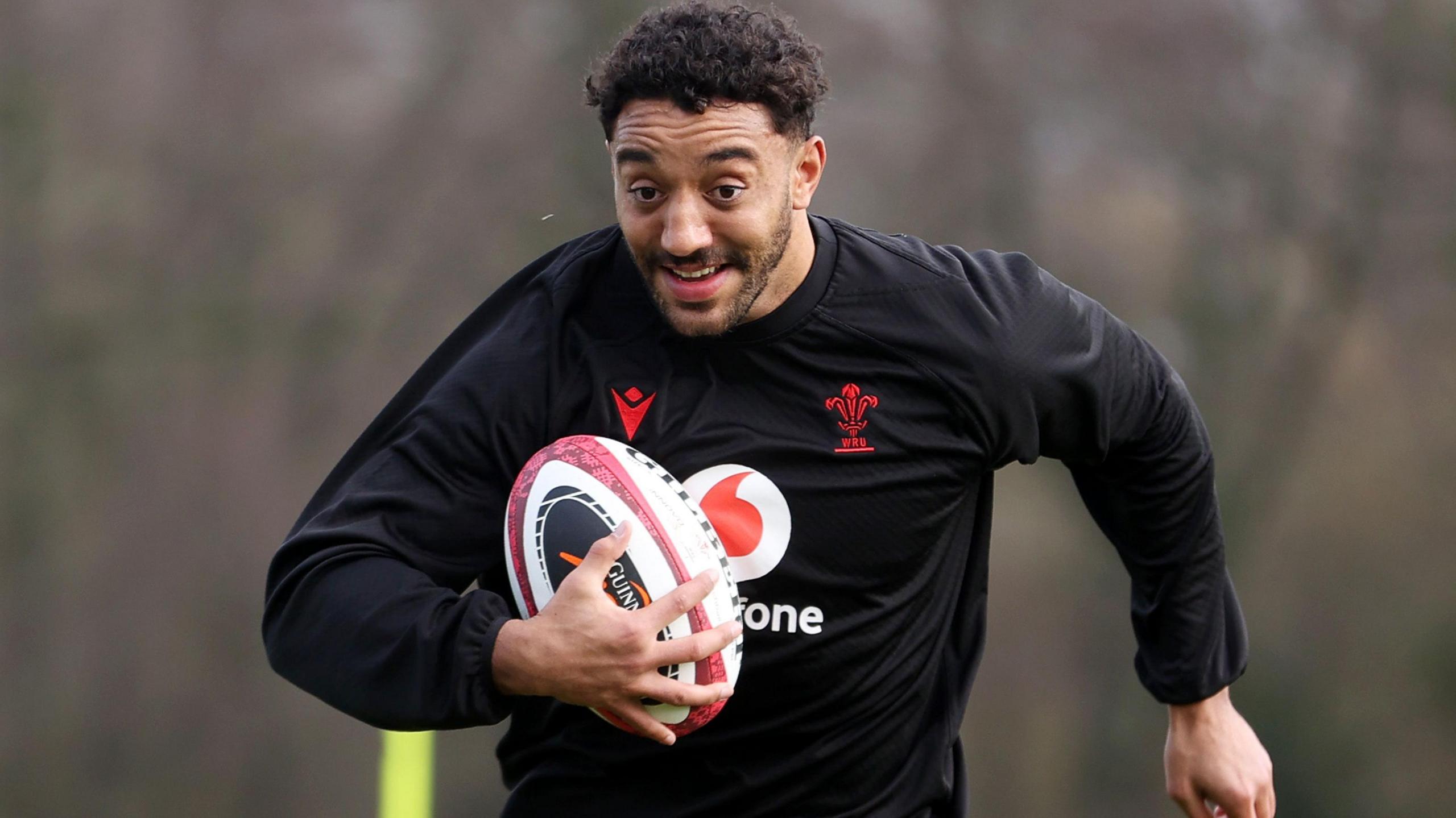 Gabriel Hamer-Webb attacks in Wales training