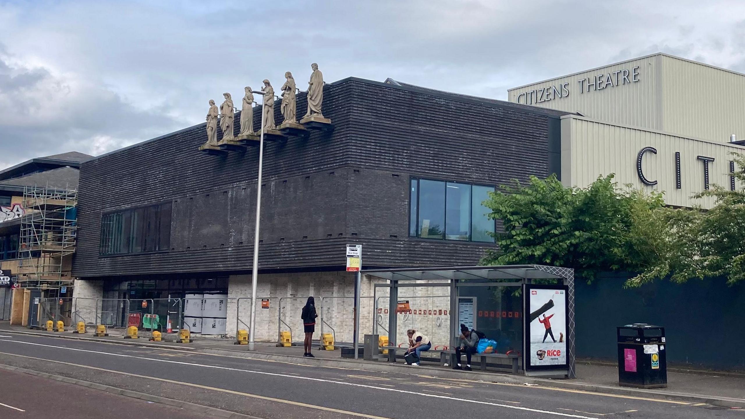 Citizens Theatre granted 'milestone' funding from city council - BBC News