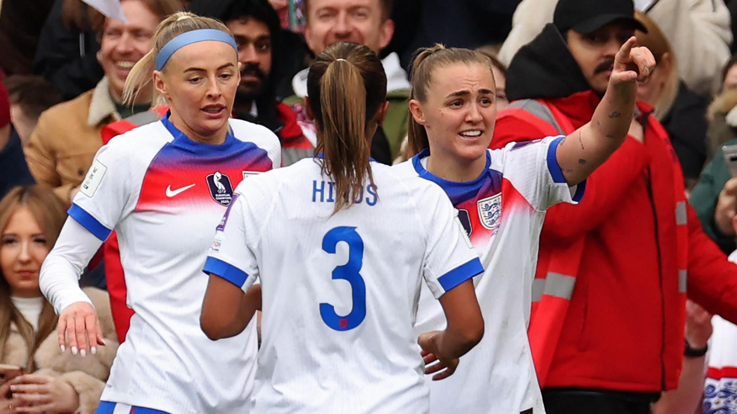 Georgia Stanway (right)