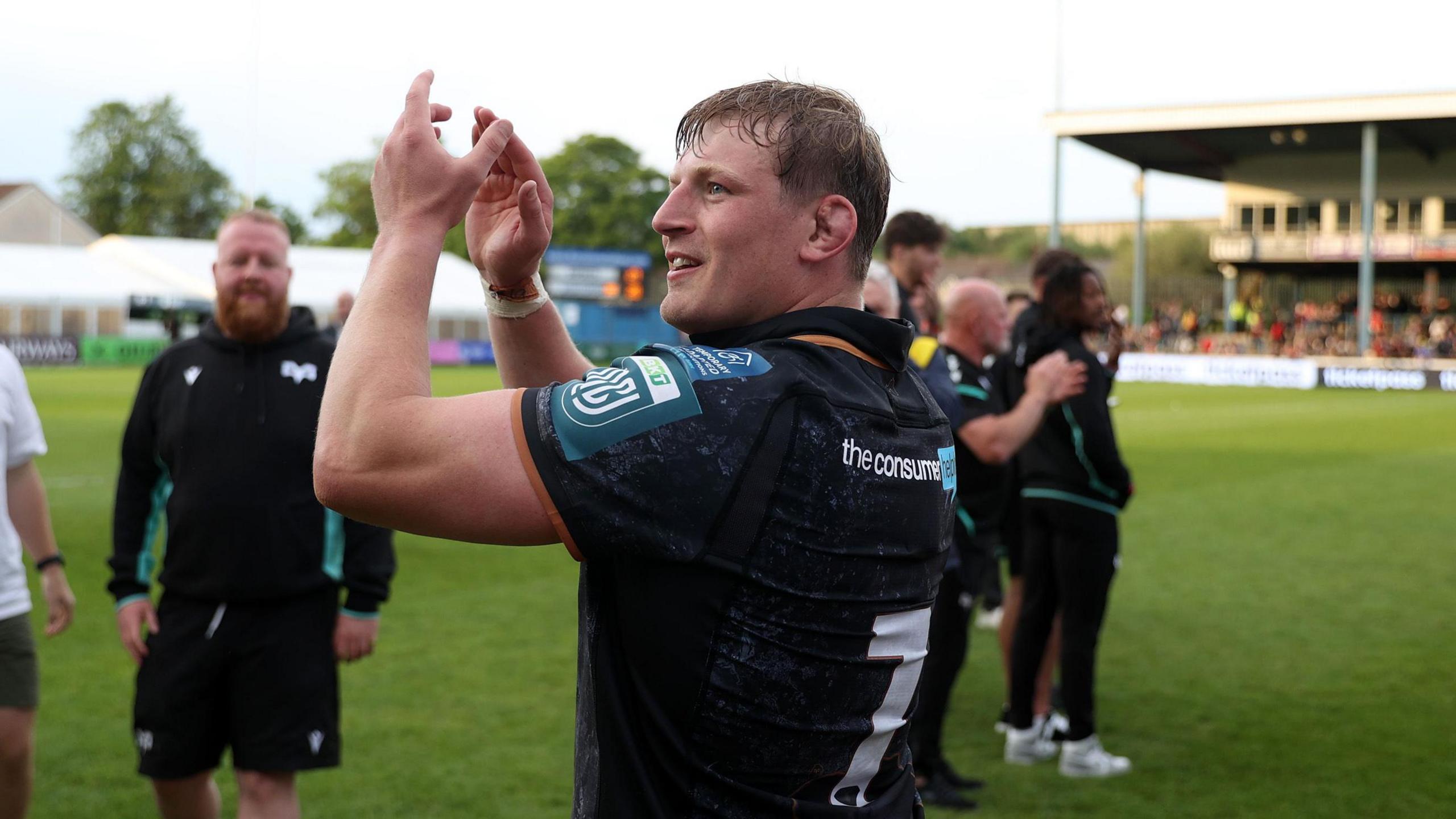 Jac Morgan applauds the Ospreys supporters in Bridgend