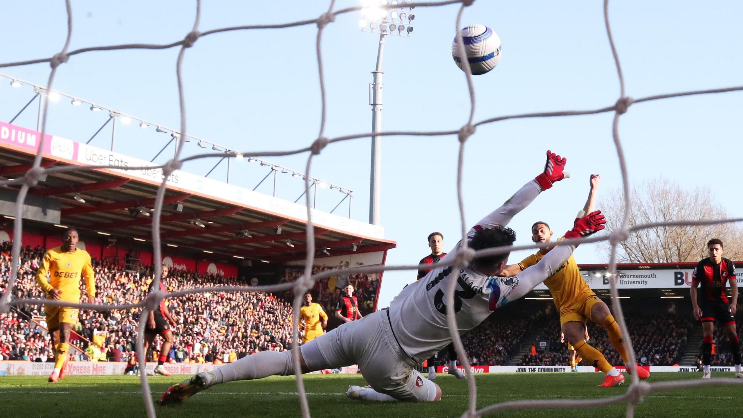 Matheus Cunha scores at Bournemouth