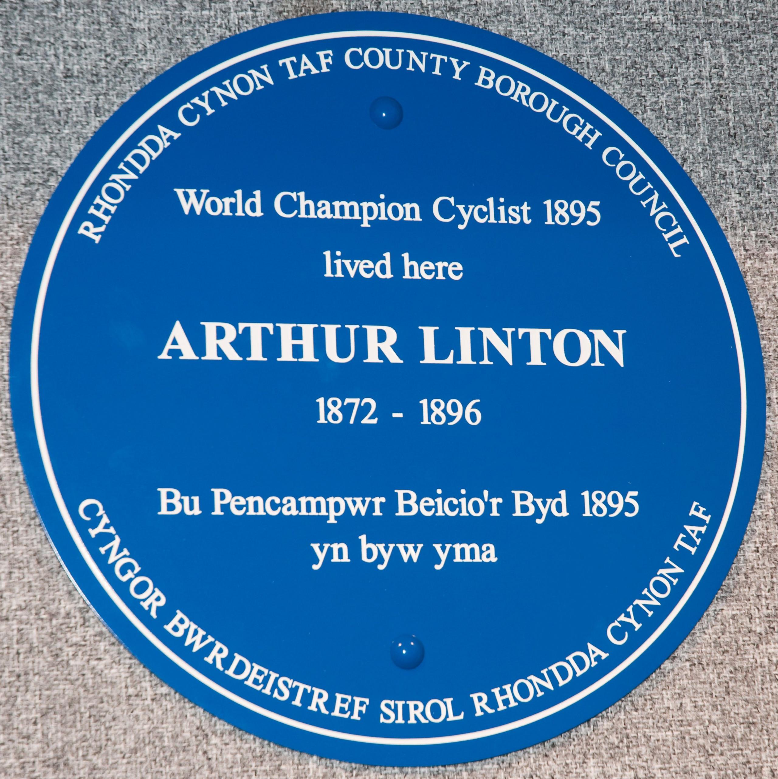 Plac i Arthur Linton yn Aberaman