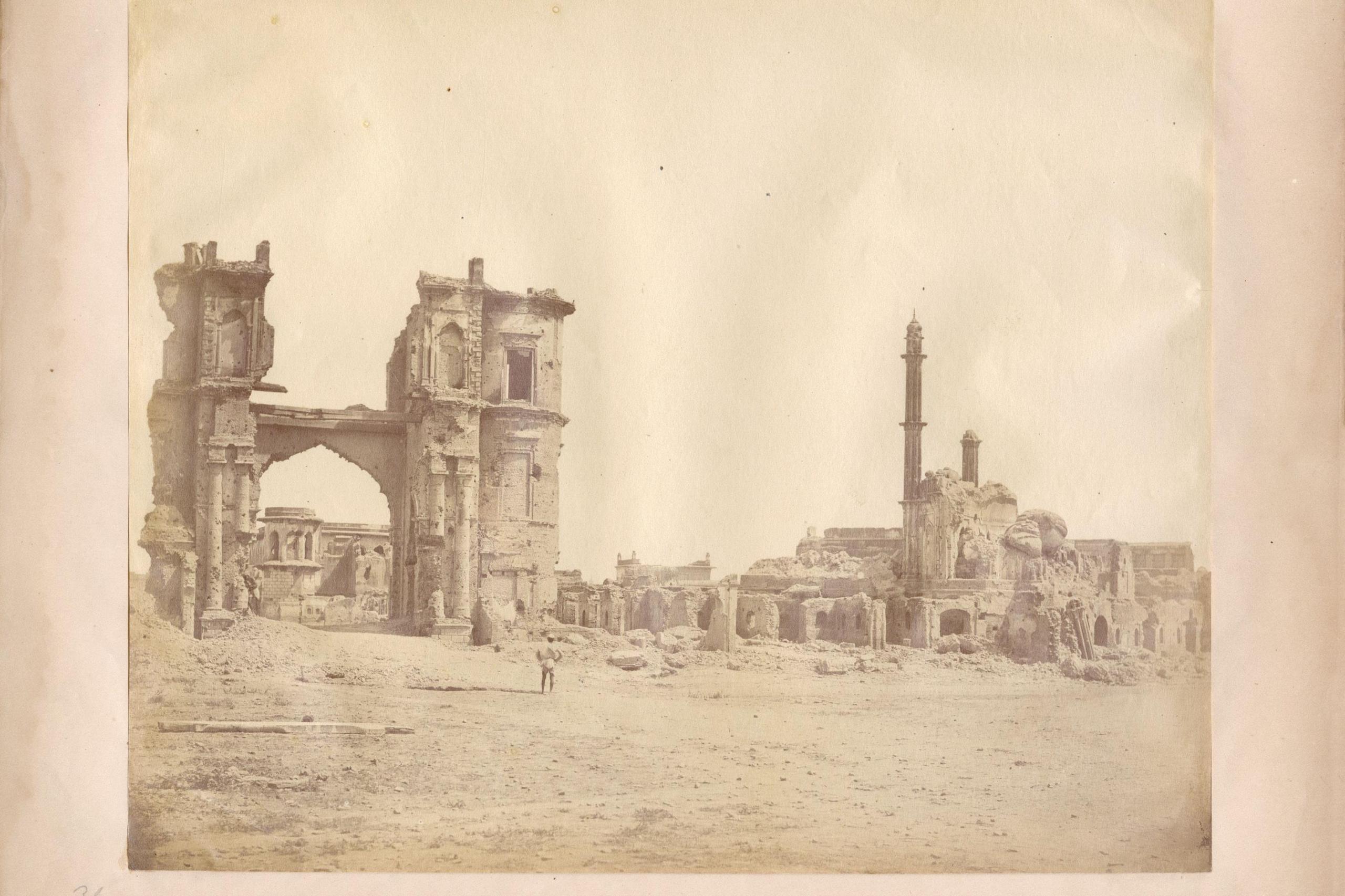 Felice Beato 
The Clock Tower opposite the Baillie Guard or 
Residency 
(Ruined British Residency, Lucknow)
Silver albumen print from glass negative 
mounted on paper, 1858