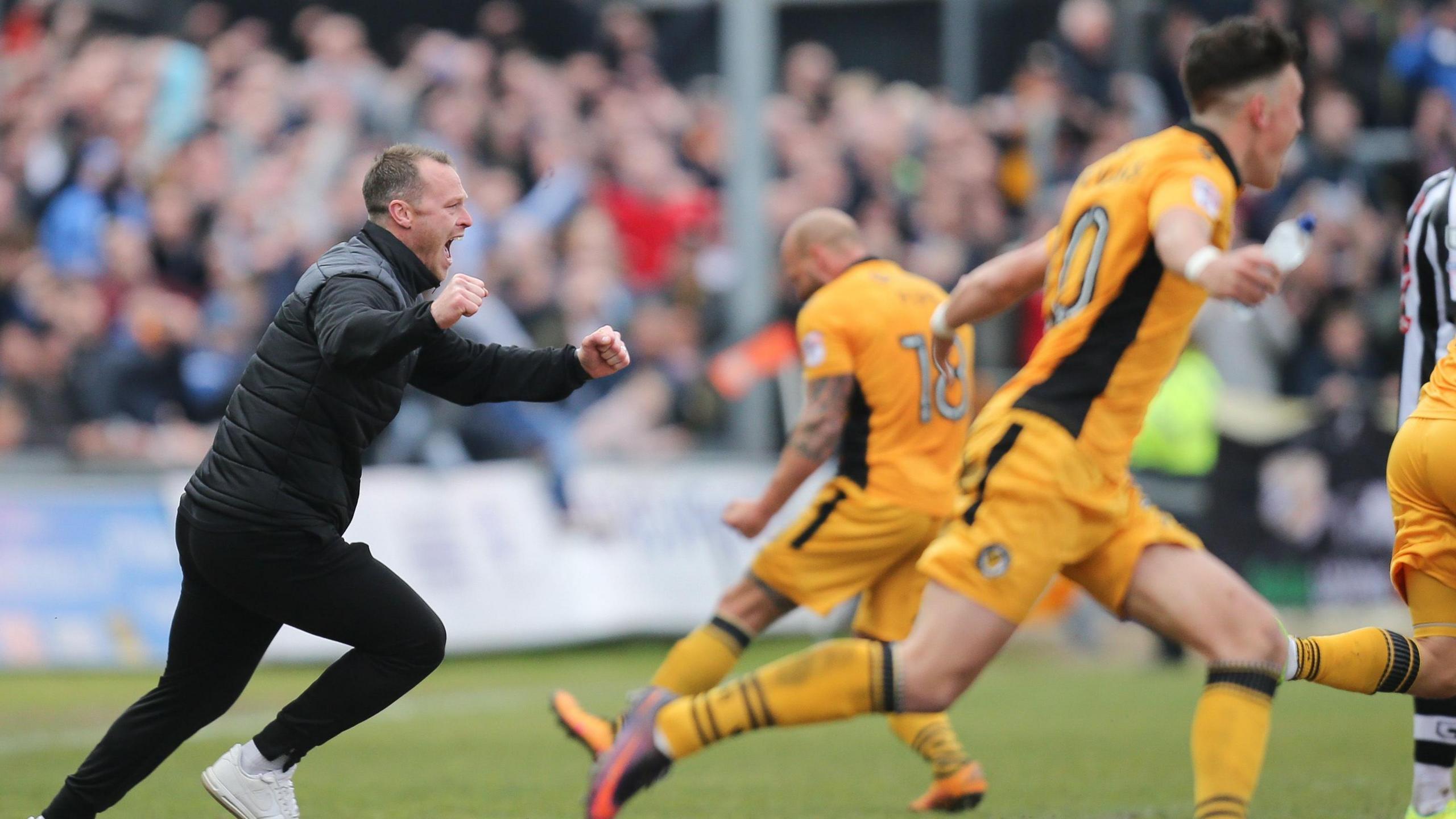 Mike Flynn celebrates keeping Newport successful nan Football League successful 2017 