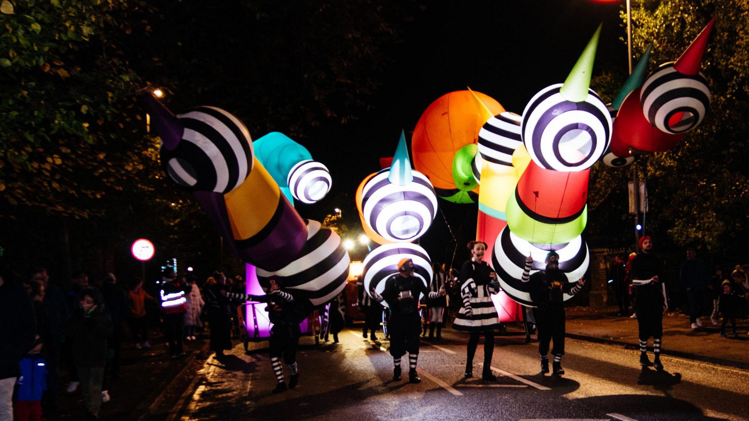 Lampadophores light show in Luton