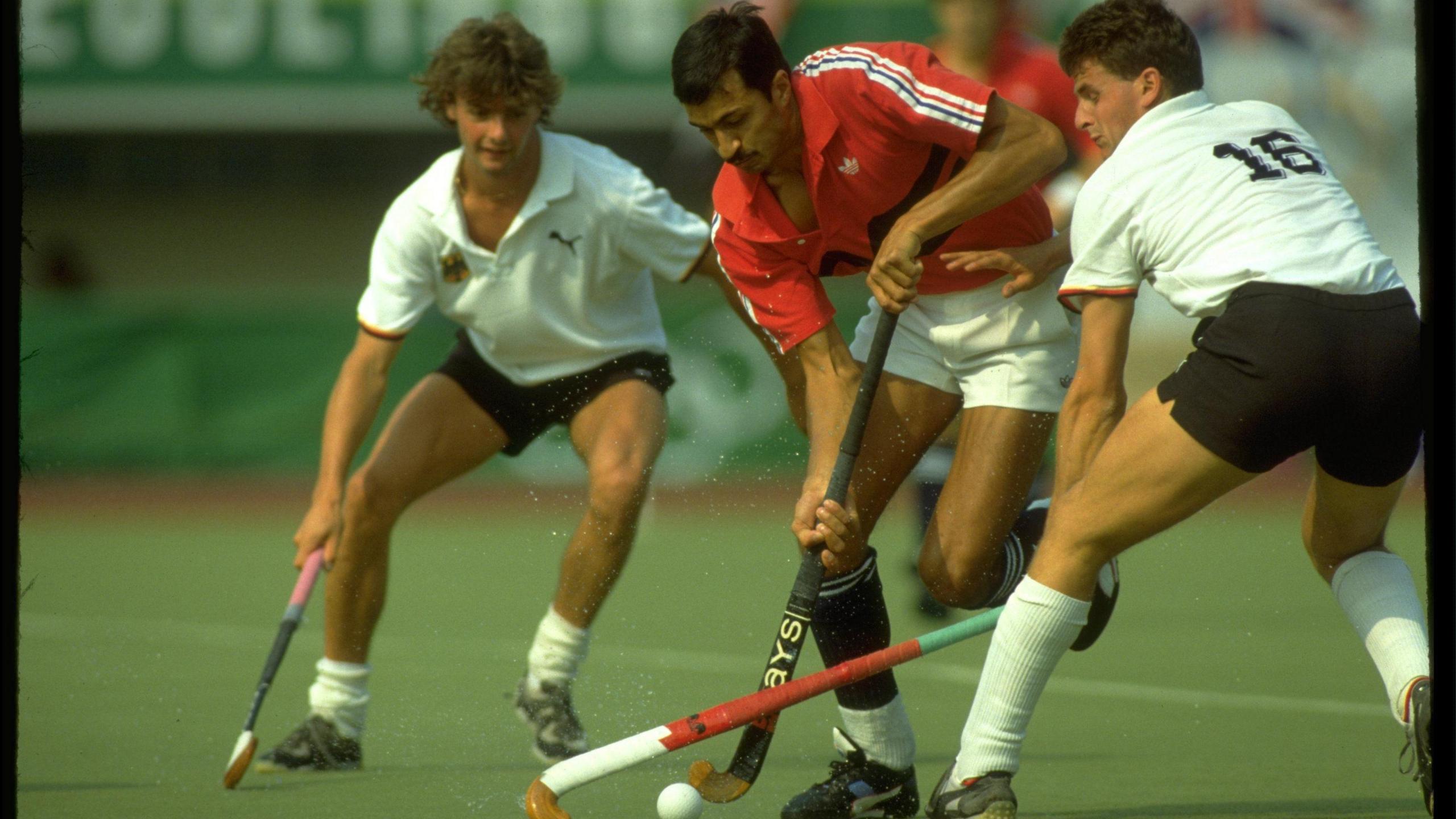 GB's Imran Sherwani in action against Germany at the Seoul Olympics in 1988