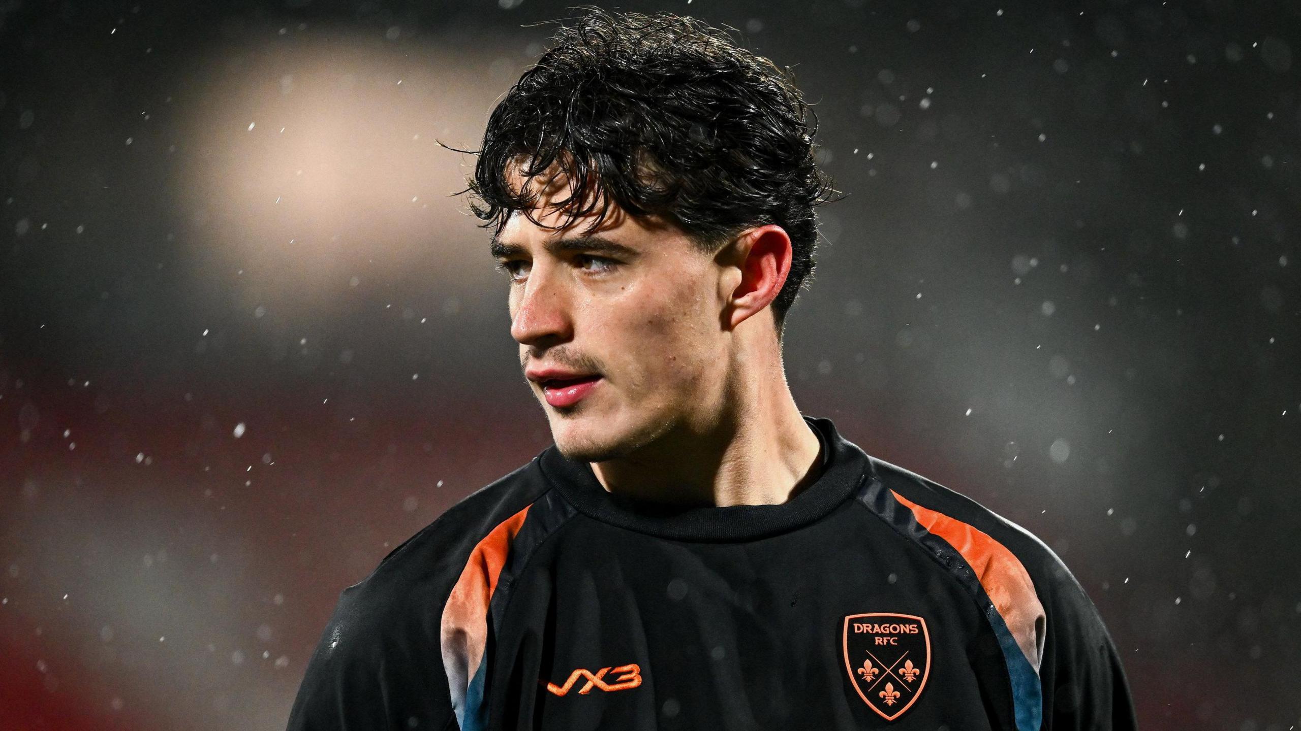 Dragons scrum-half Che Hope