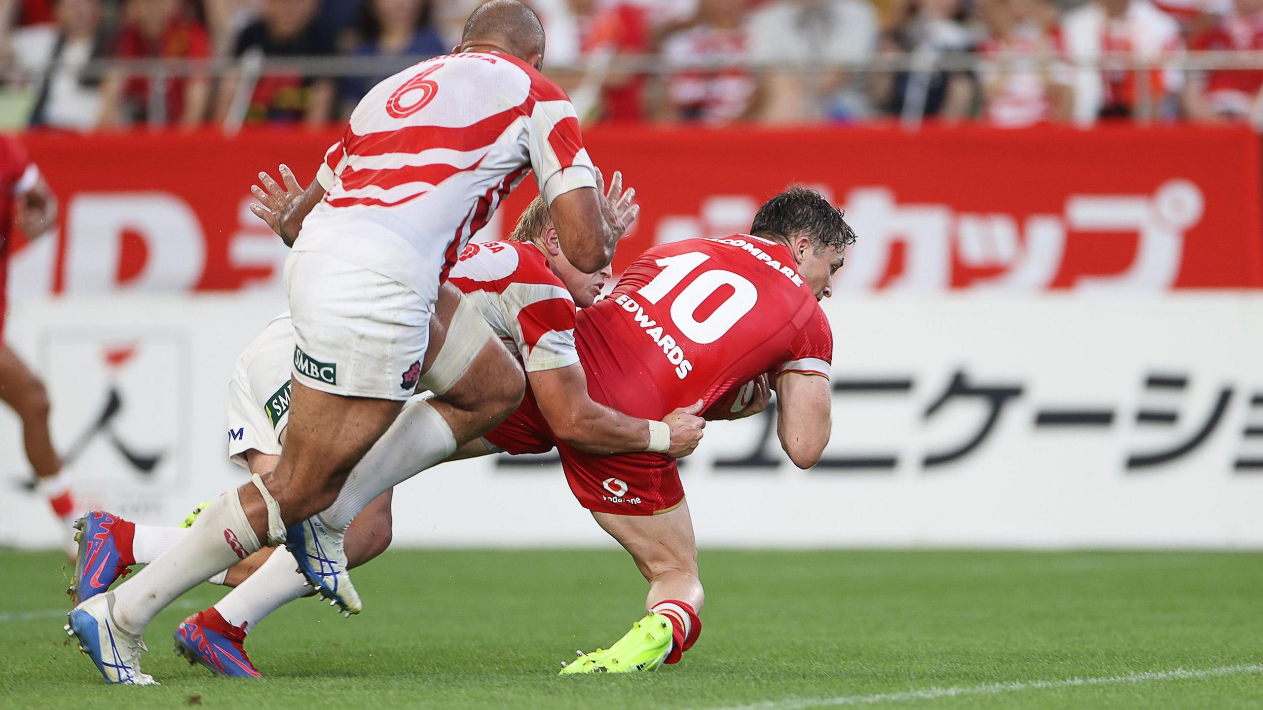 Dan Edwards scored his first international try against Japan
