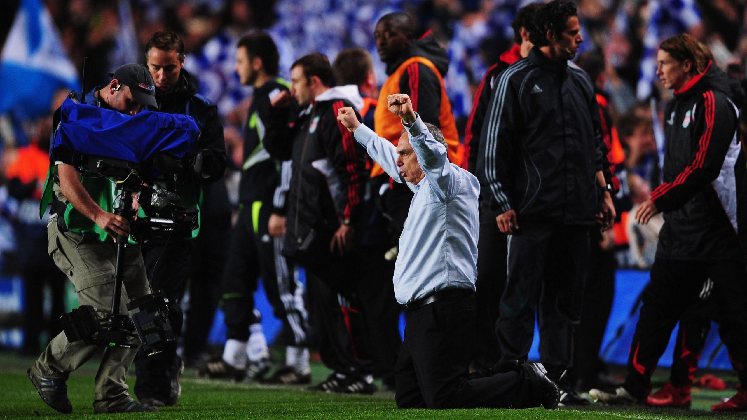 Chelsea's Avram Grant celebrates as they beat Liverpool to reach the 2008 Champions League final
