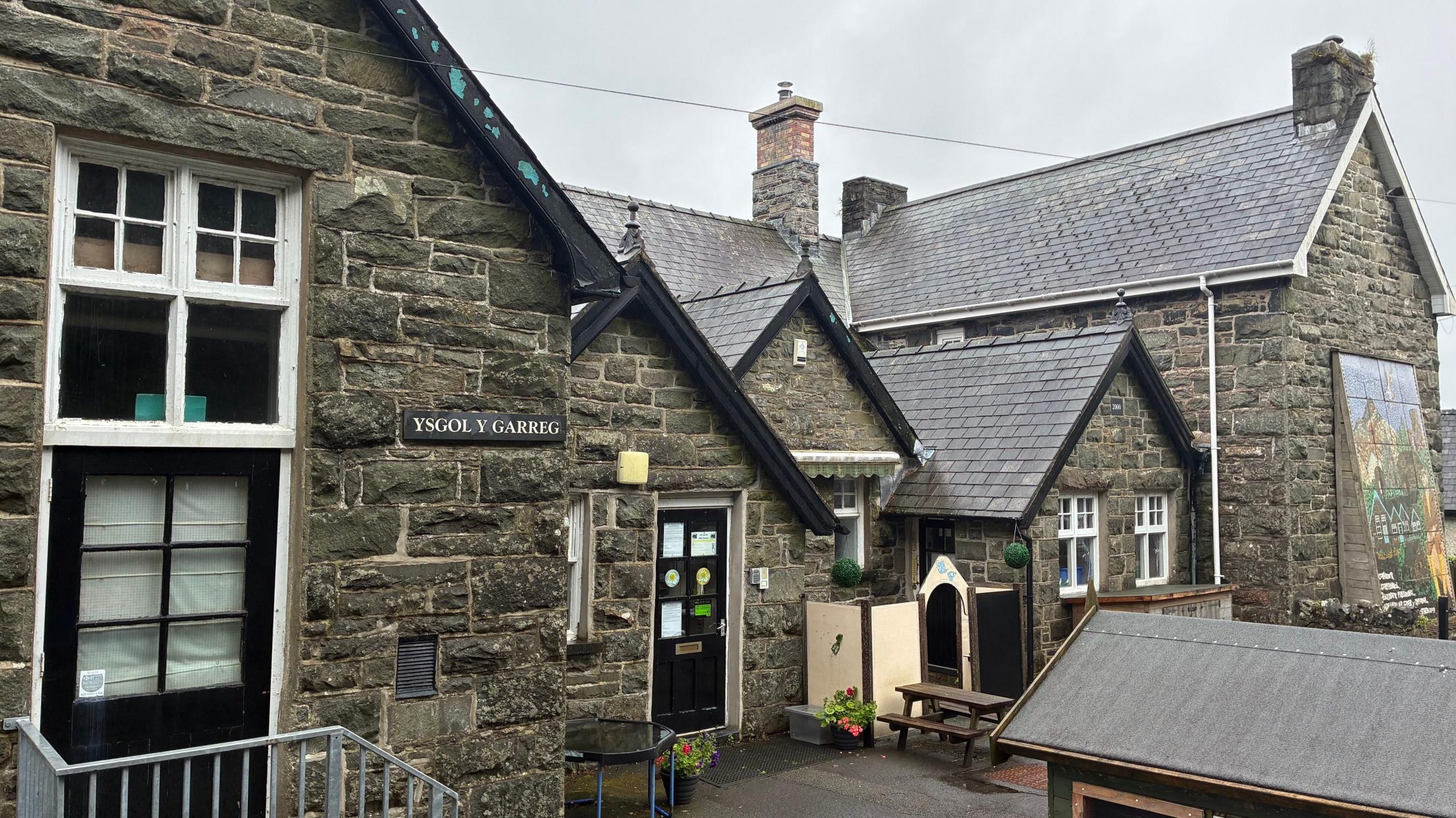 Blaen Ysgol Y Garreg