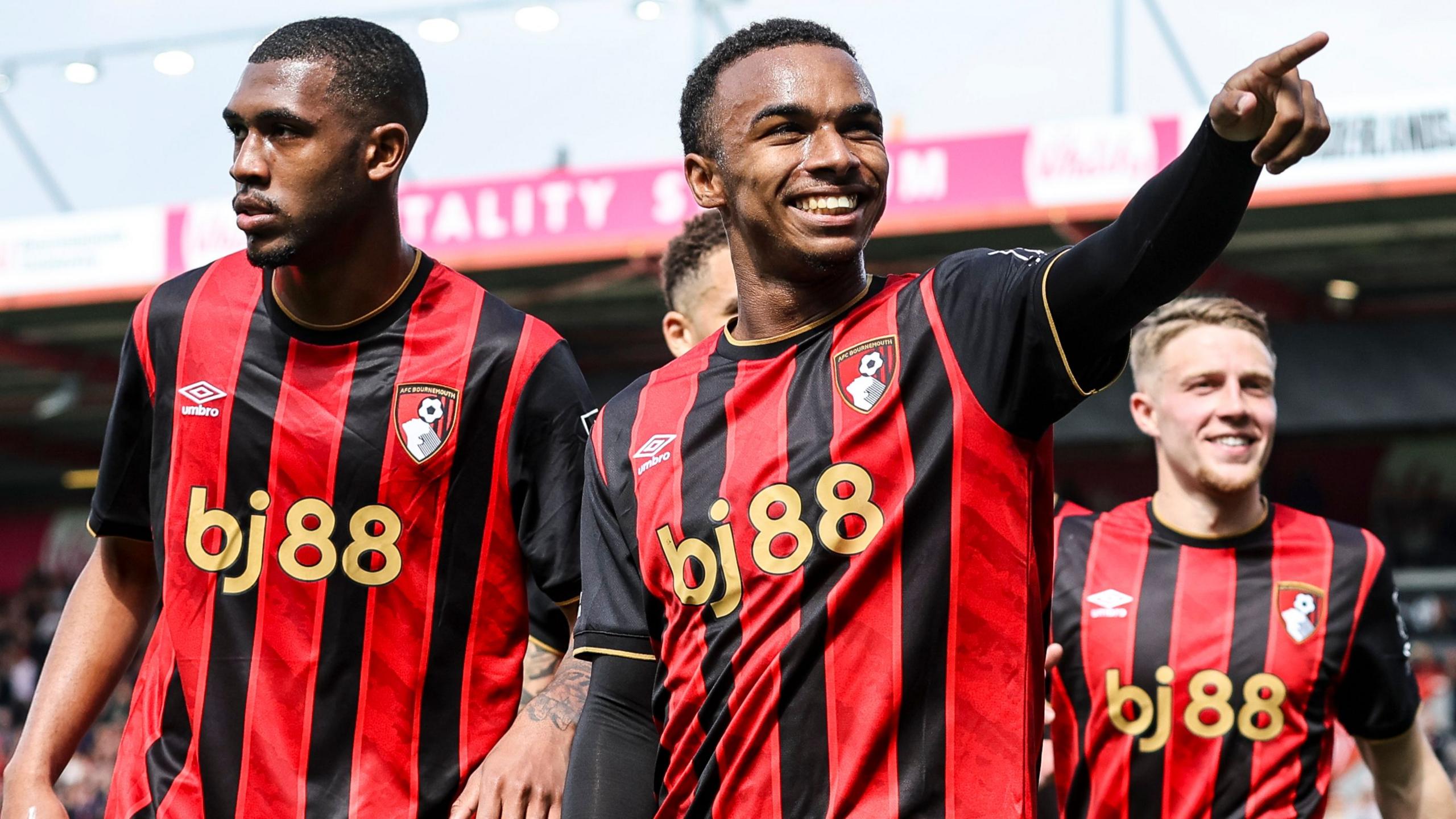 Eli Junior Kroupi of Bournemouth celebrates