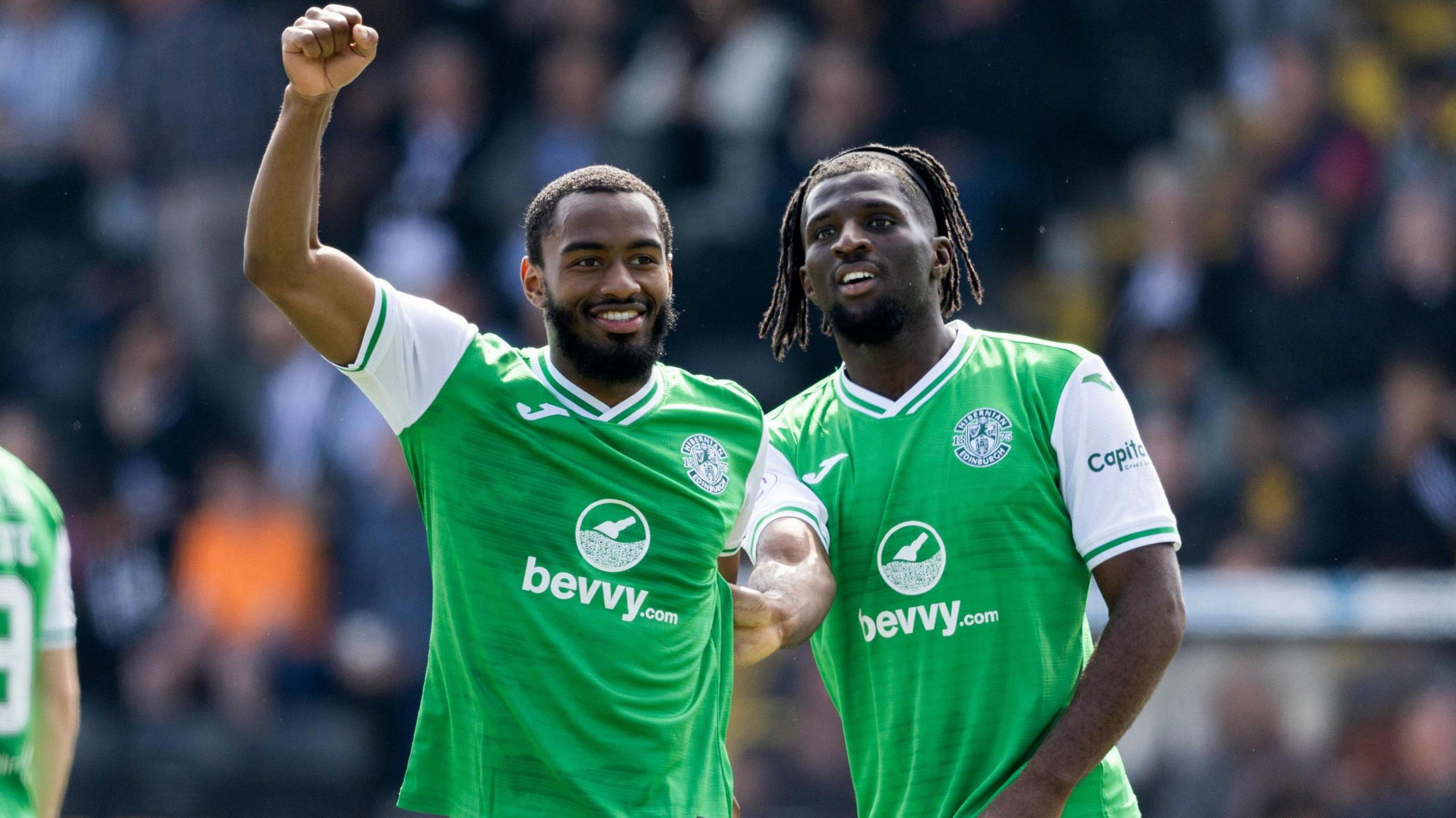 Myziane Maolida celebrates with Hibs