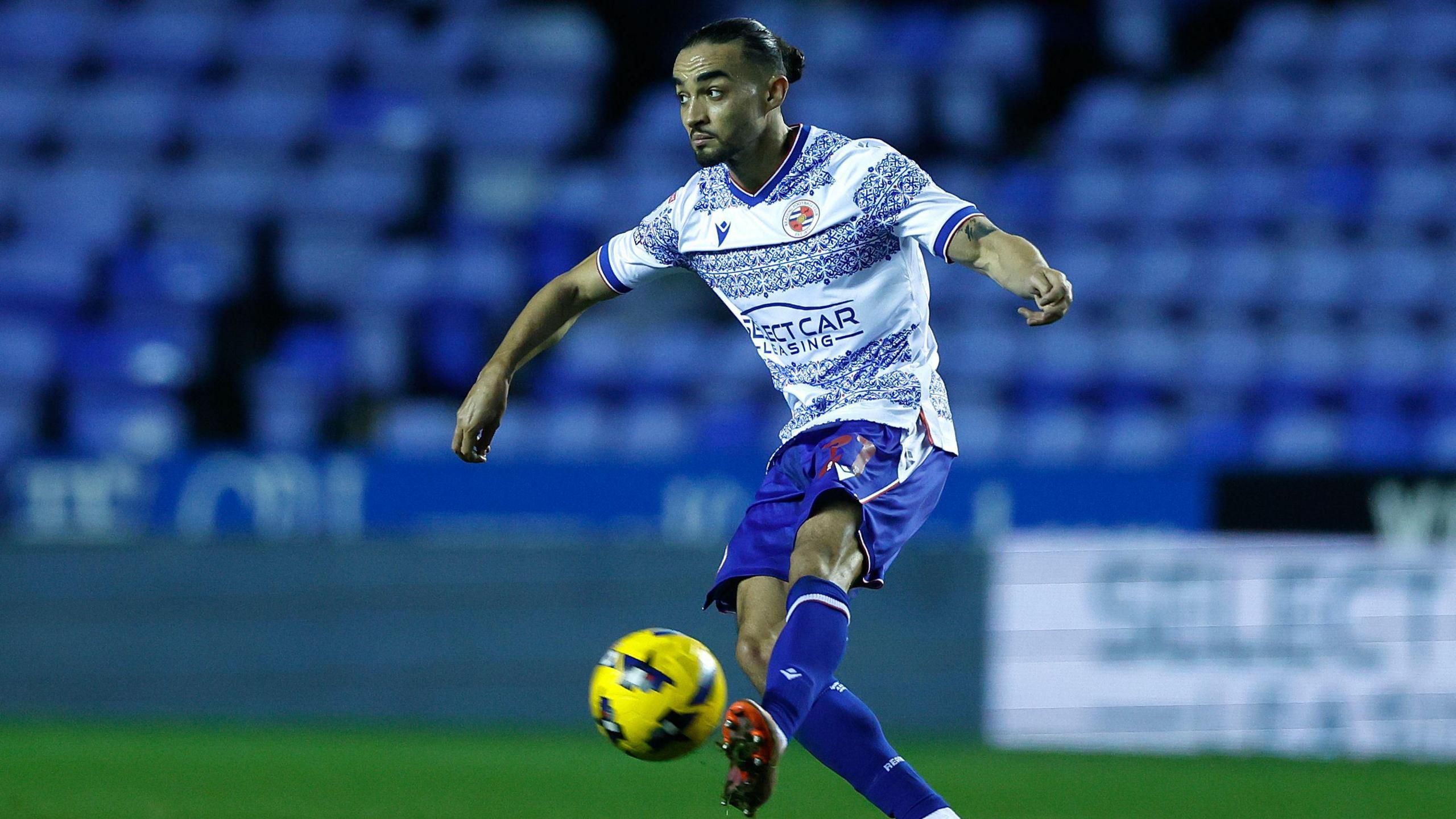 Randell Williams on the ball for Reading 