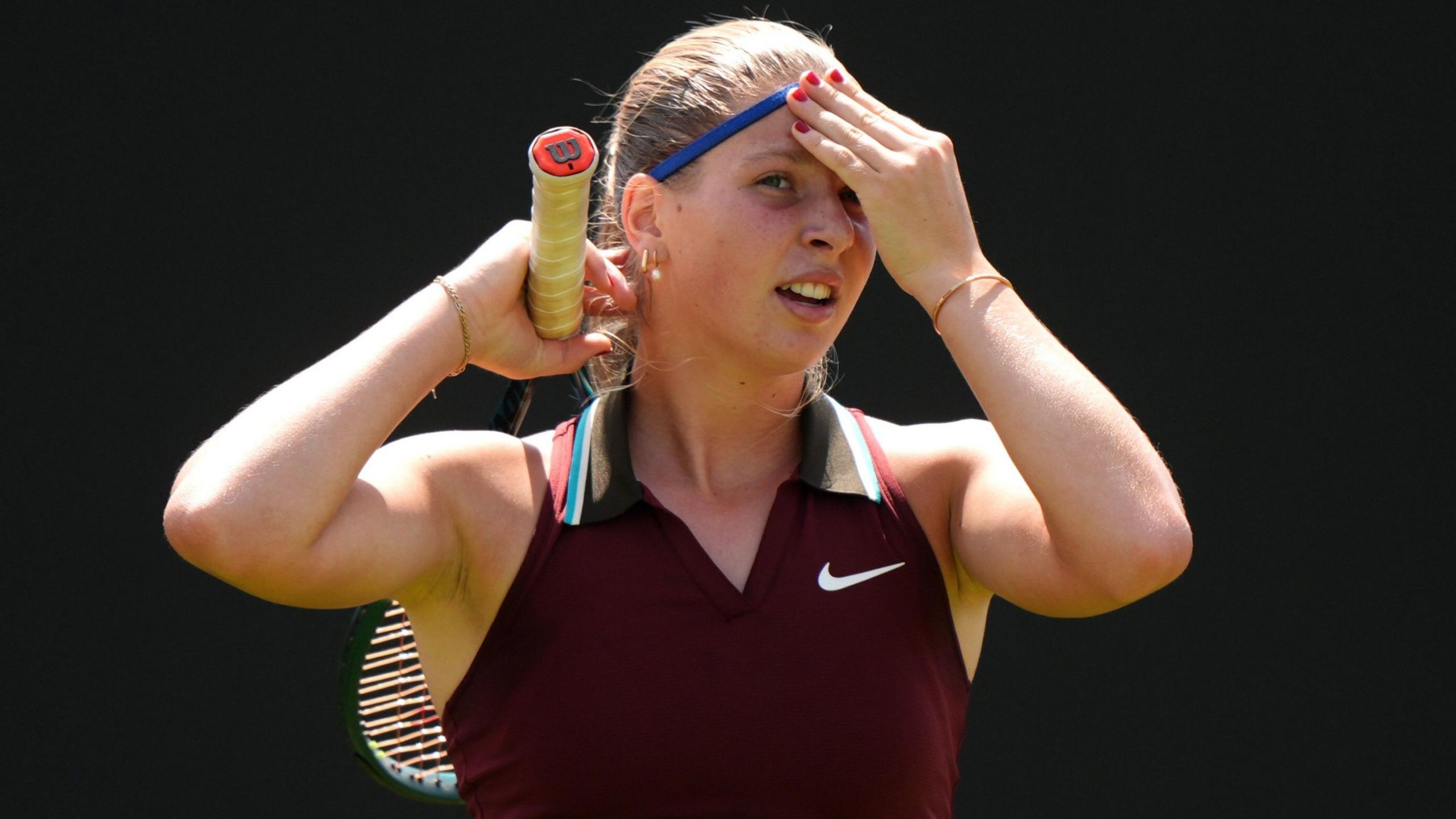 Hannah Klugman reacts to defeat by Yulia Putintseva