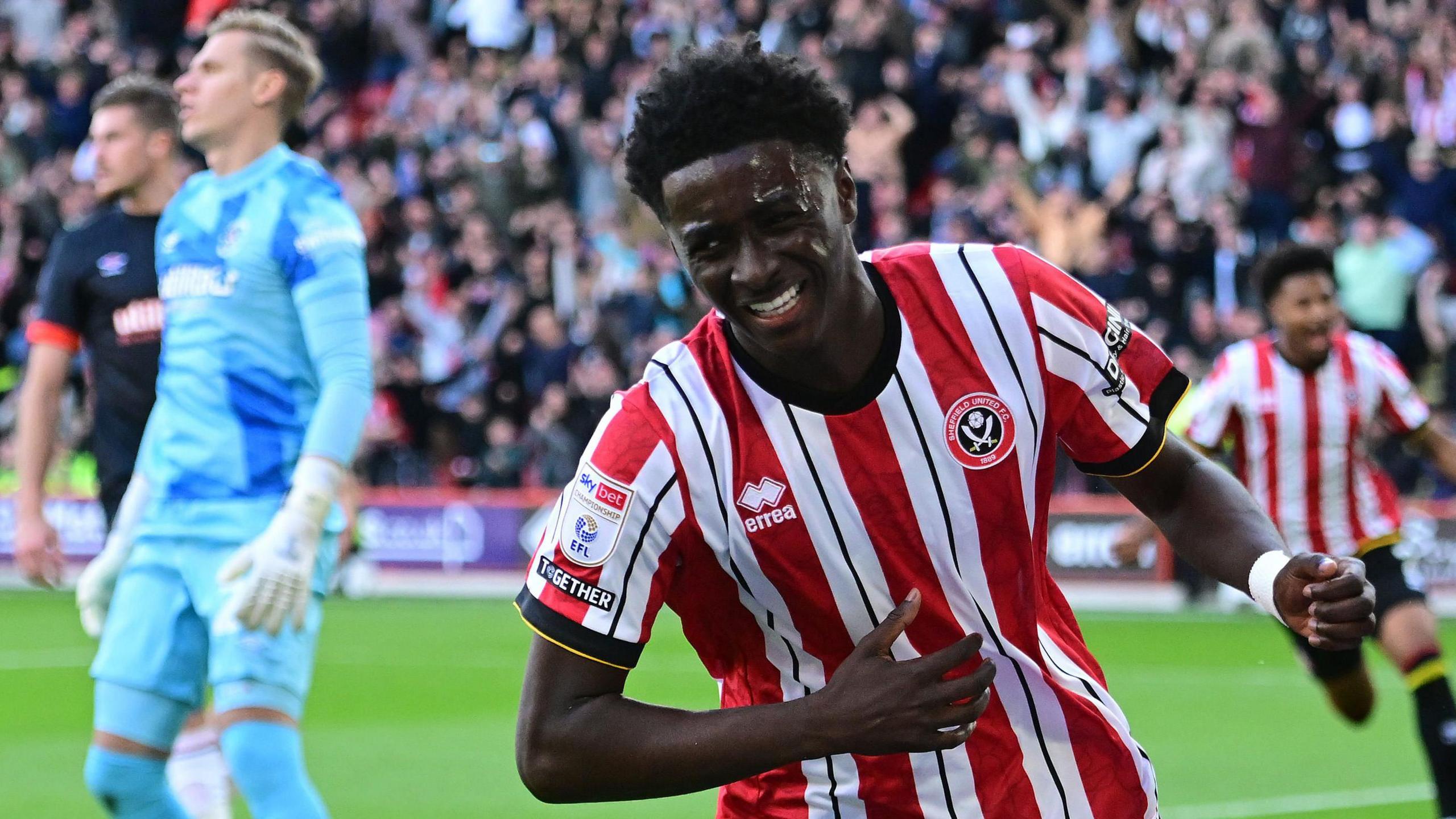 Jesurun Rak-Sakyi scores for Sheffield United