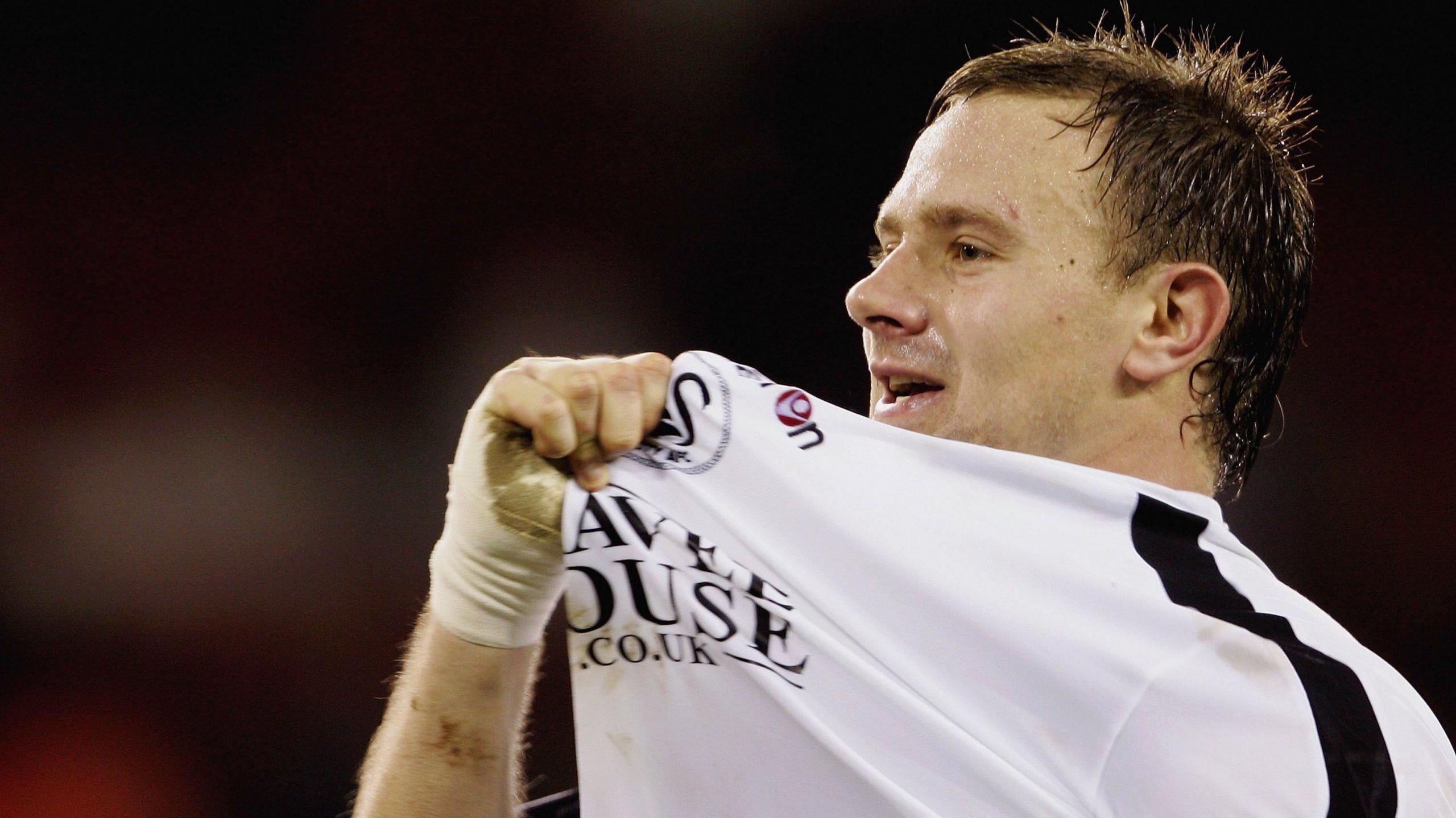 Kristian O'Leary celebrates a Swansea goal in 2006-07 