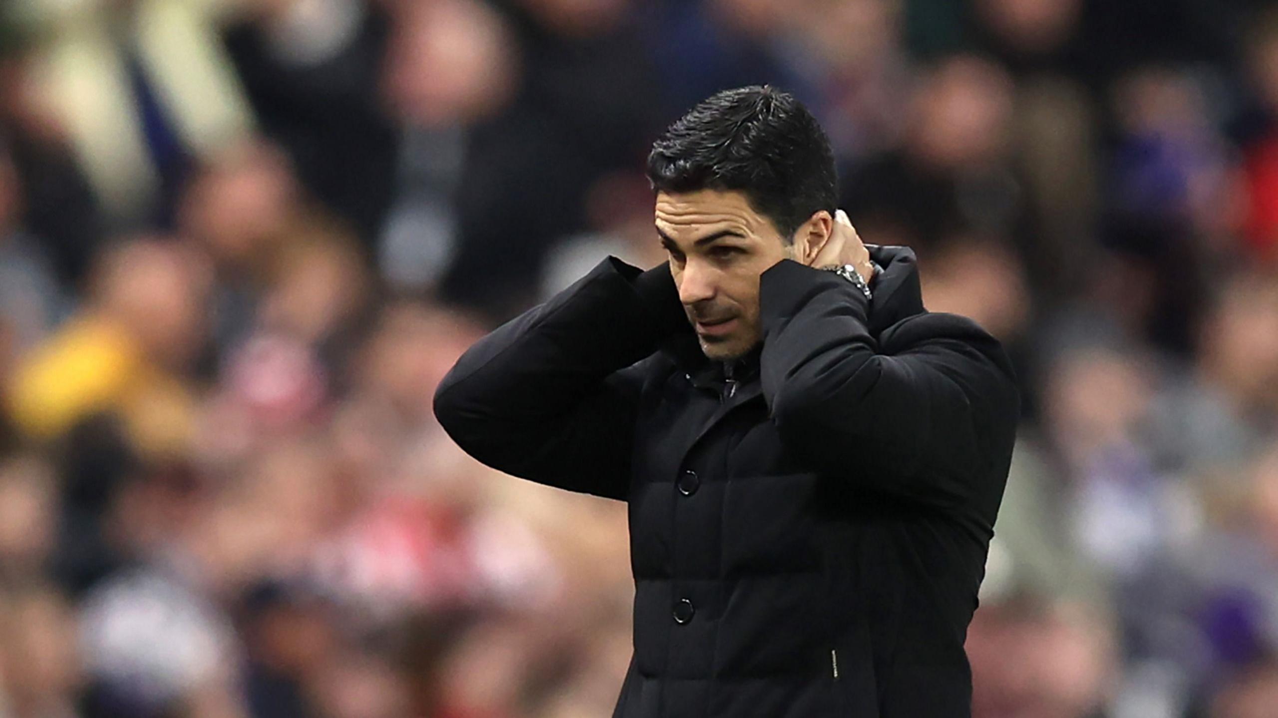 Image of Arsenal manager Mikel Arteta looking tense during a football match