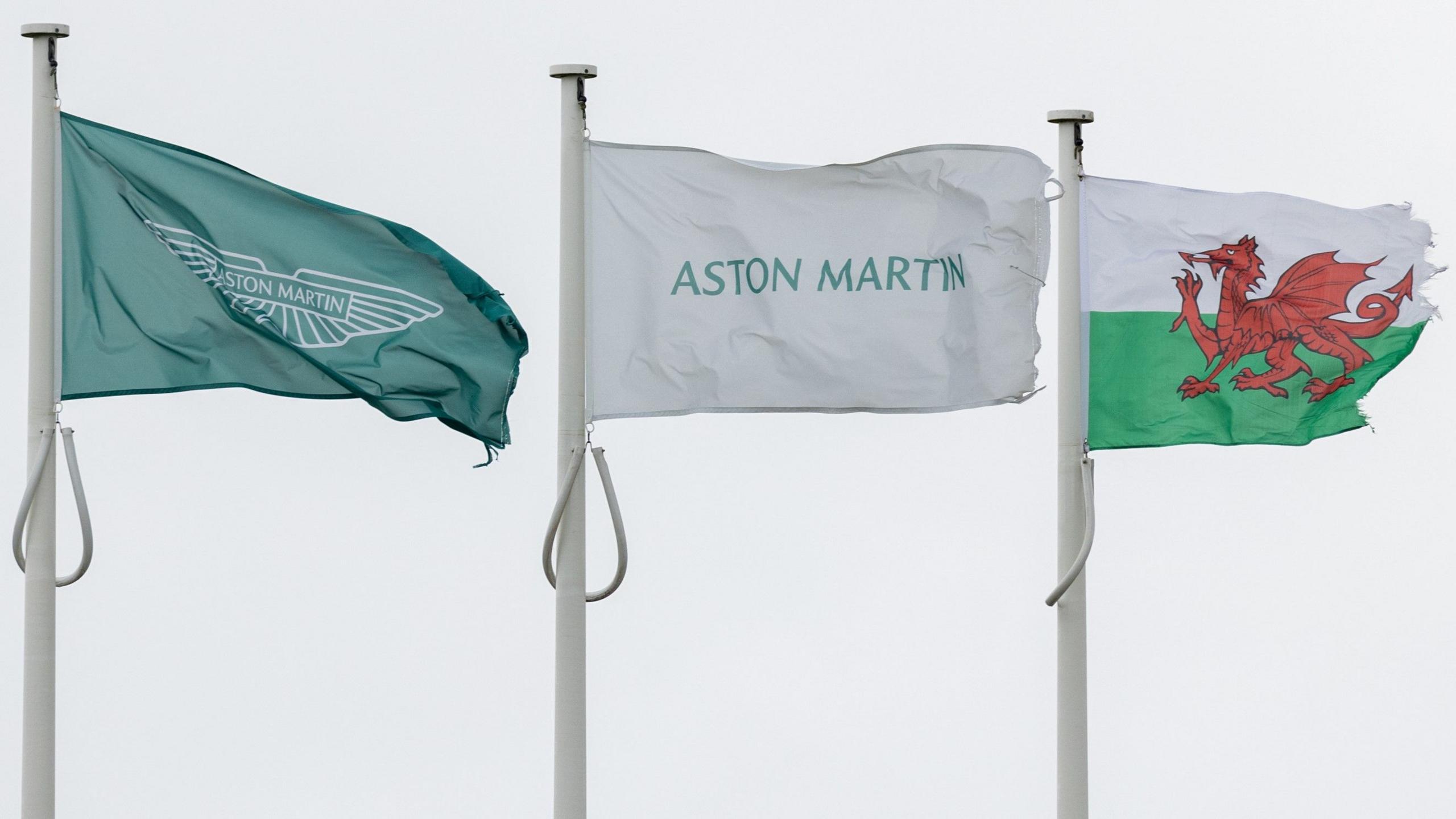 Ffatri Aston Martin yn Sain Tathan