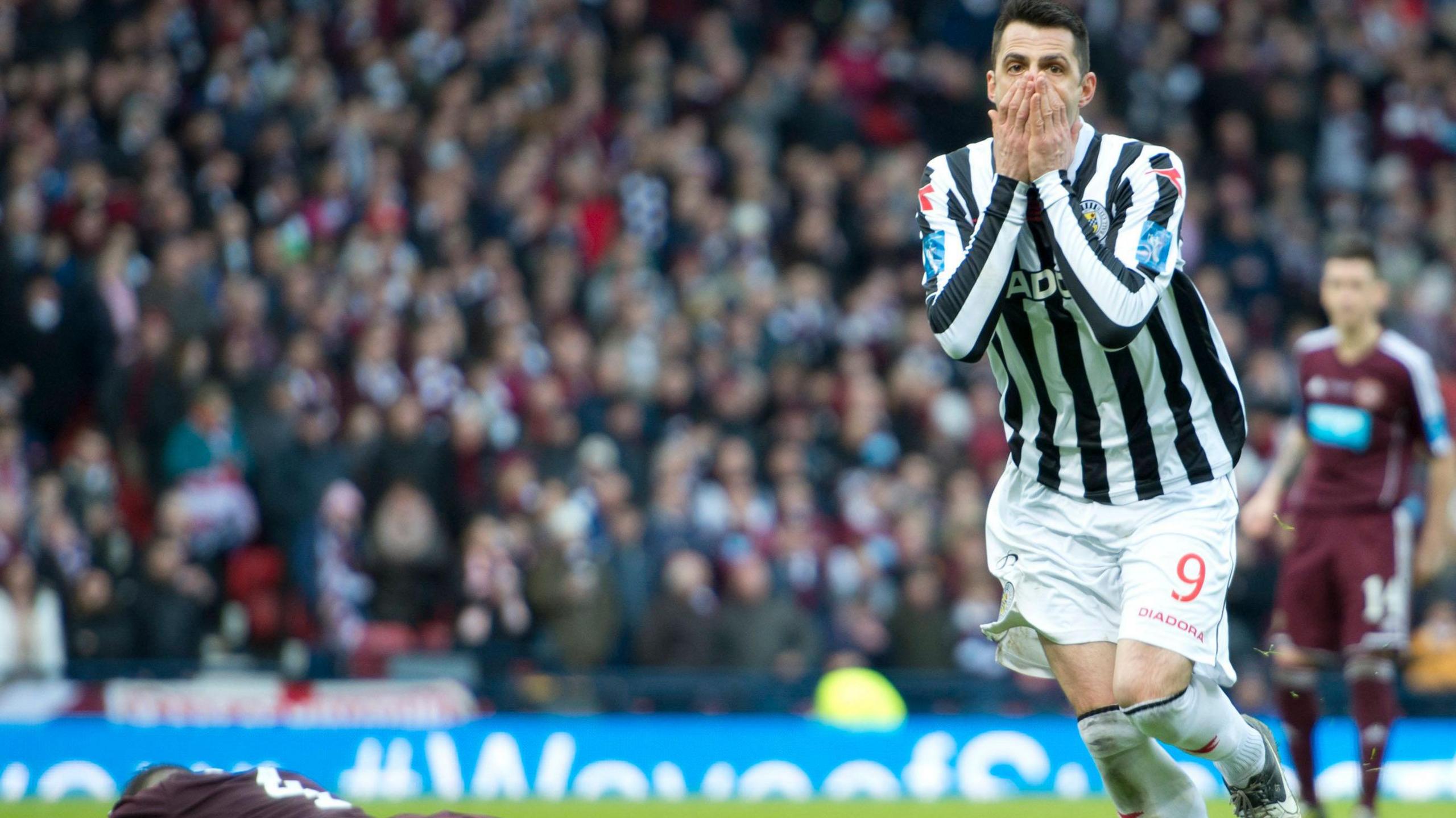 Steven Thompson celebrates as St Mirren go 2-1 in front