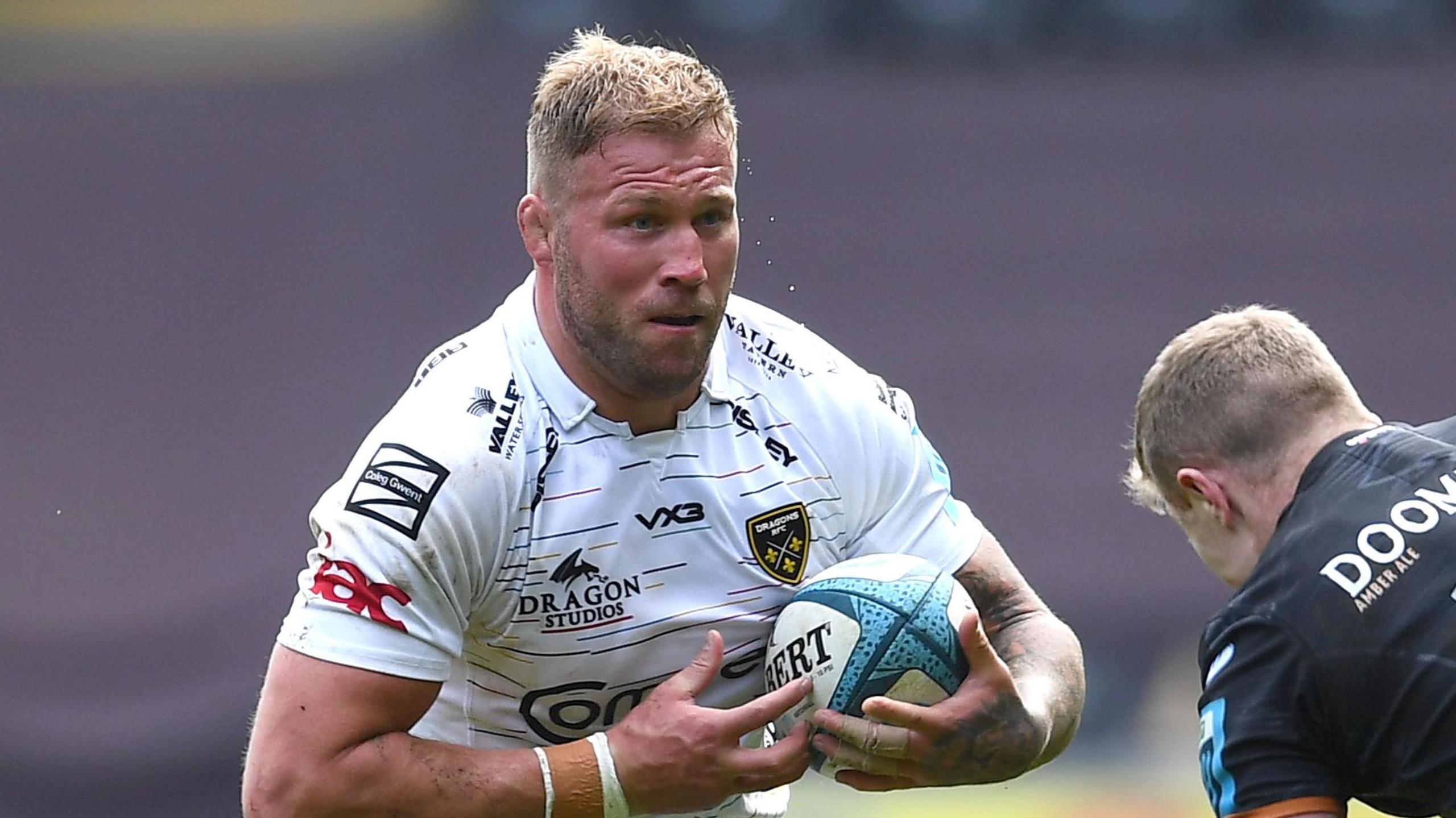 Ross Moriarty in action for Ospreys against Dragons