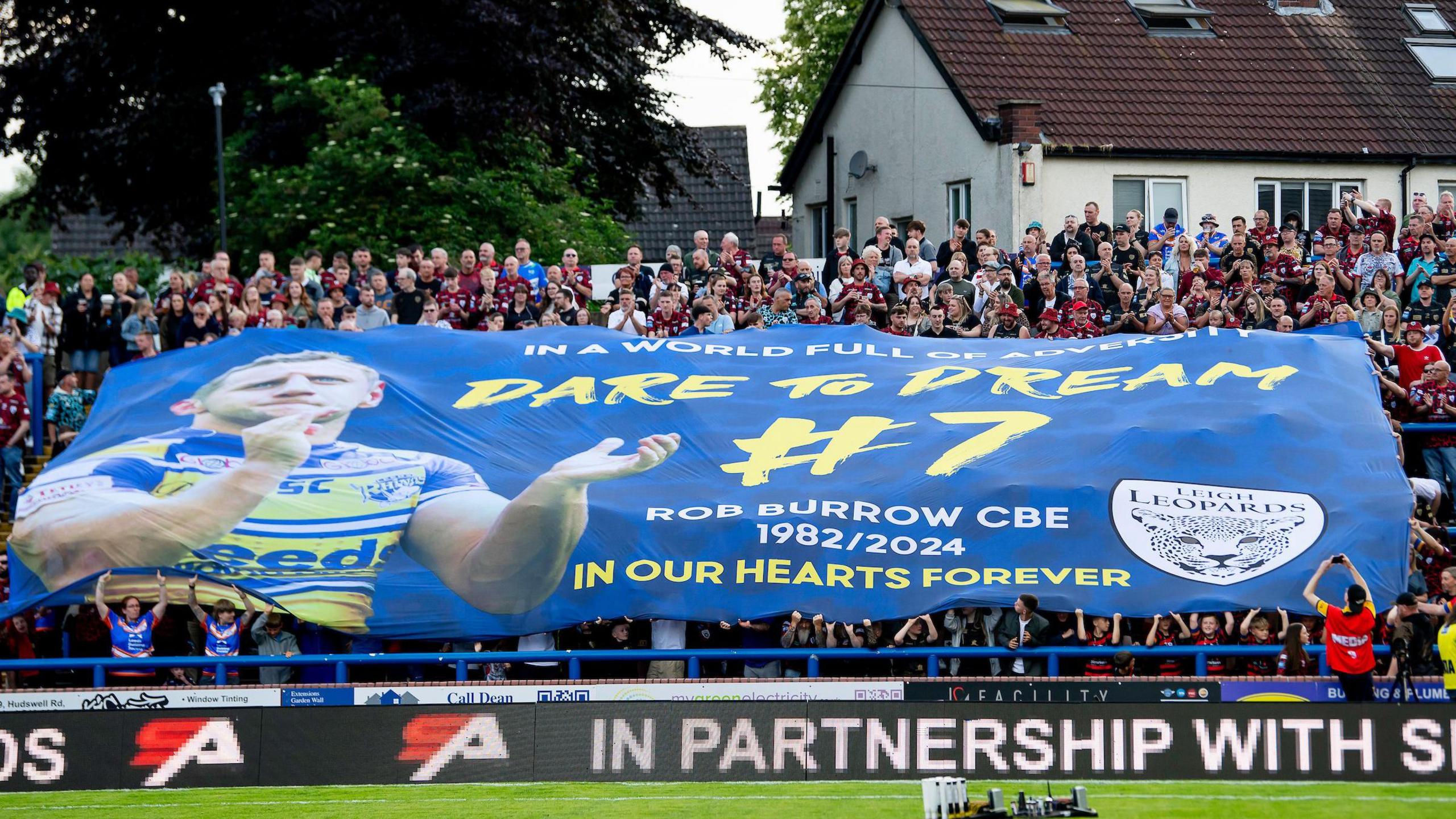 Rob Burrow tribute at Headingley