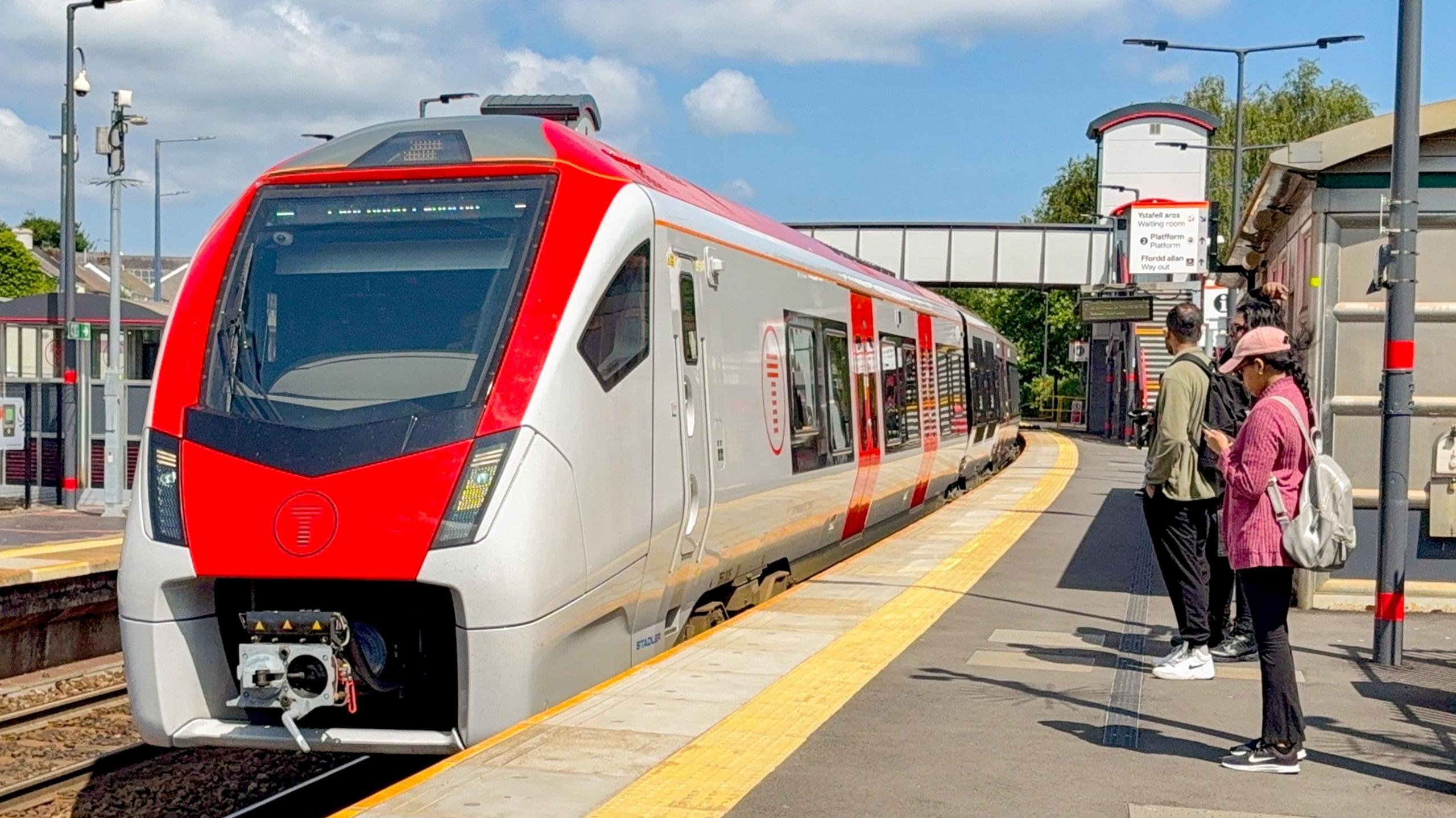 Trên Trafnidiaeth Cymru