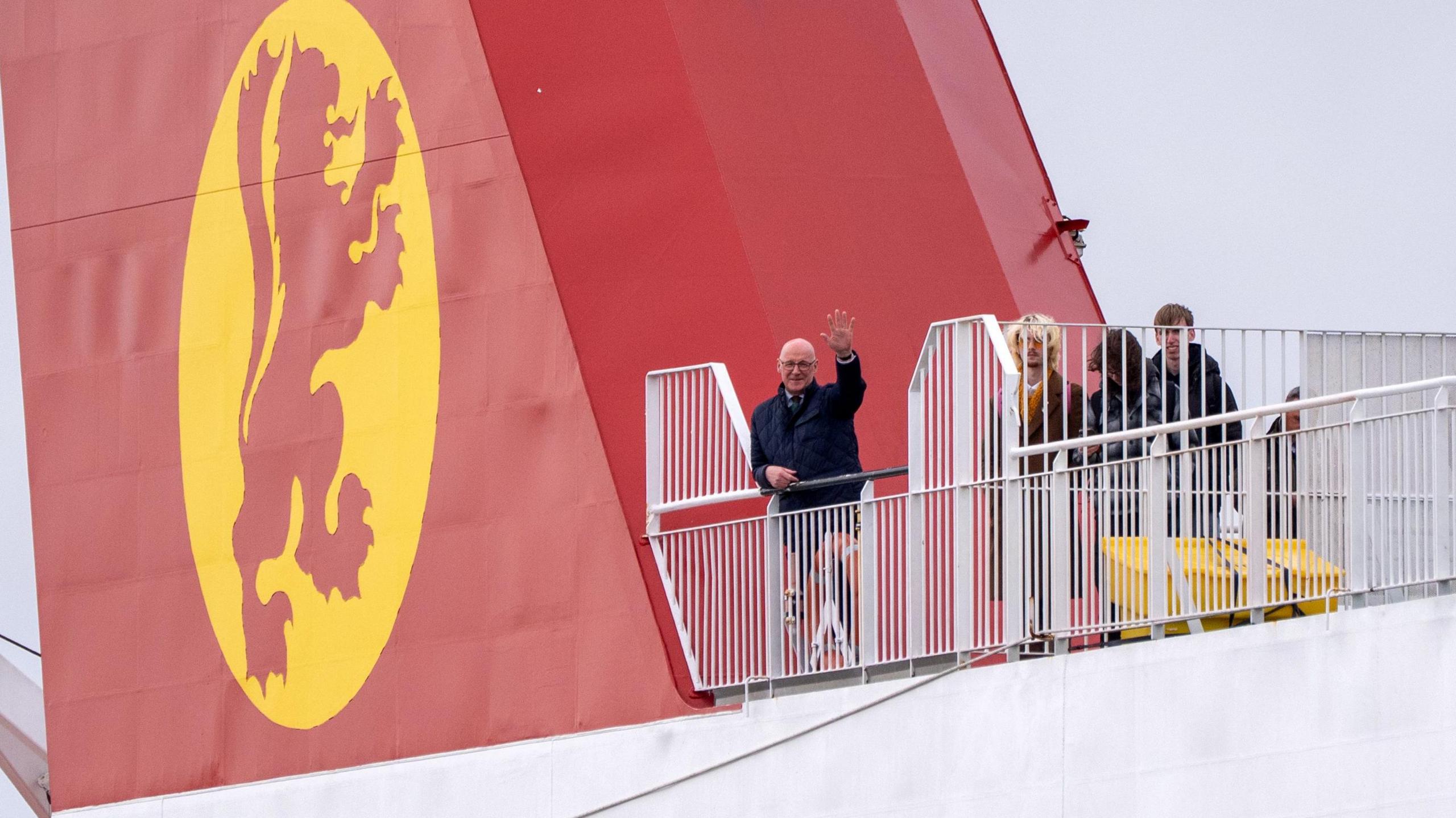 Iain Swinney air an Loch Seaforth Diciadain
